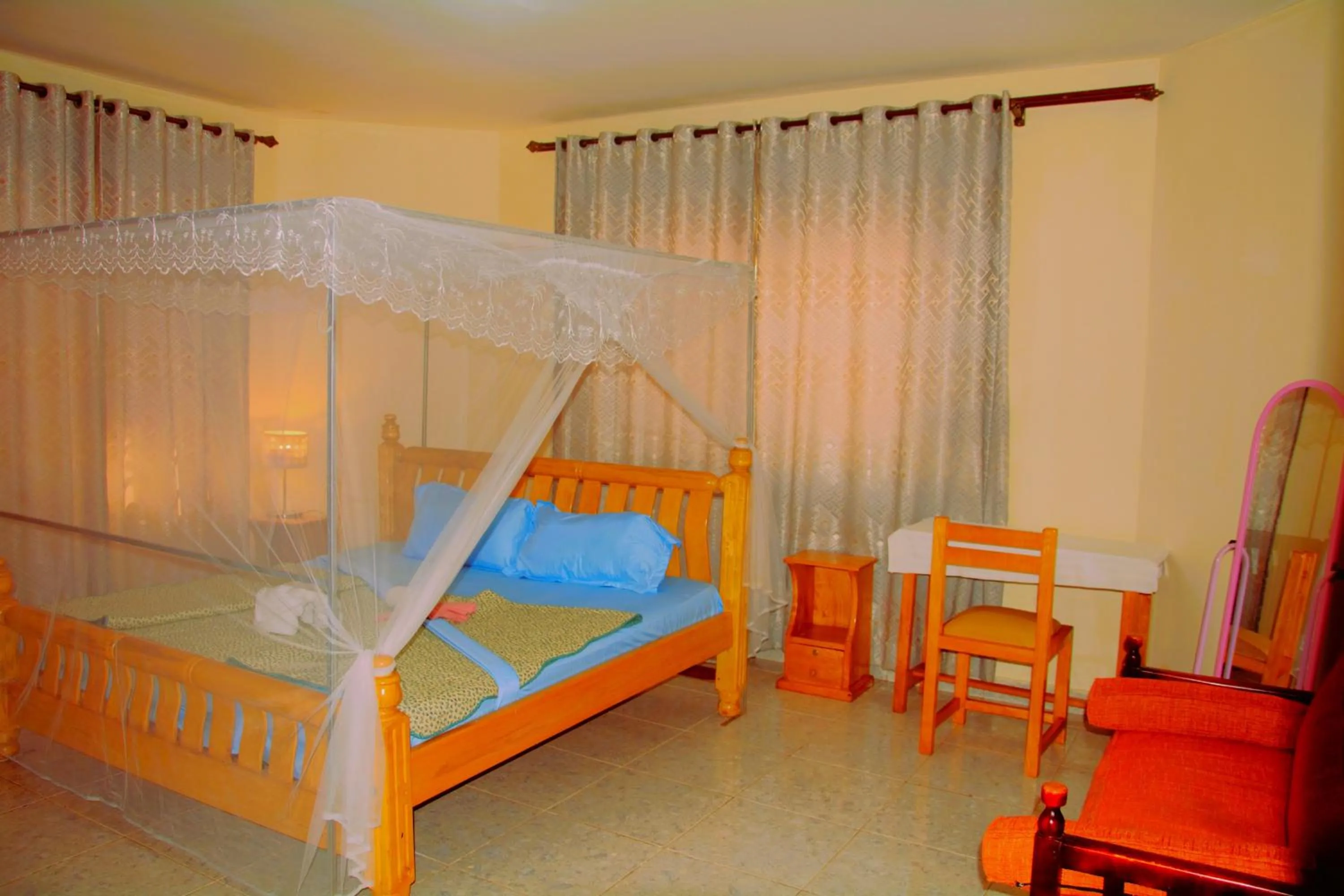 Bed in Lakeshore Bed and Breakfast
