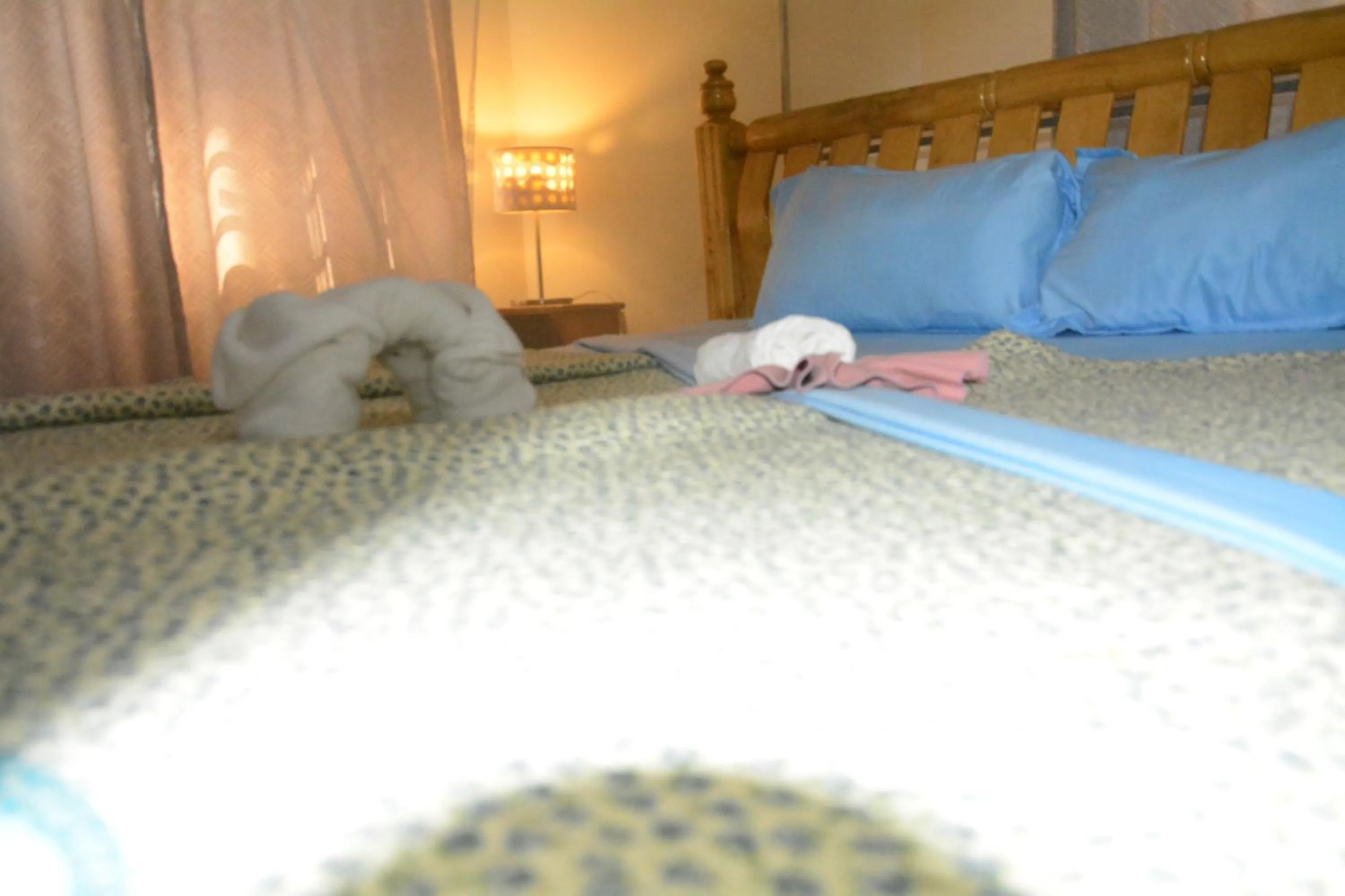 Bed in Lakeshore Bed and Breakfast