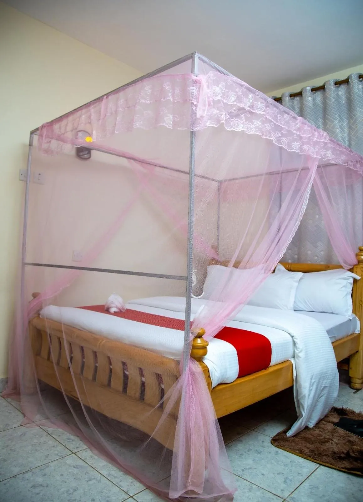 Bed in Lakeshore Bed and Breakfast