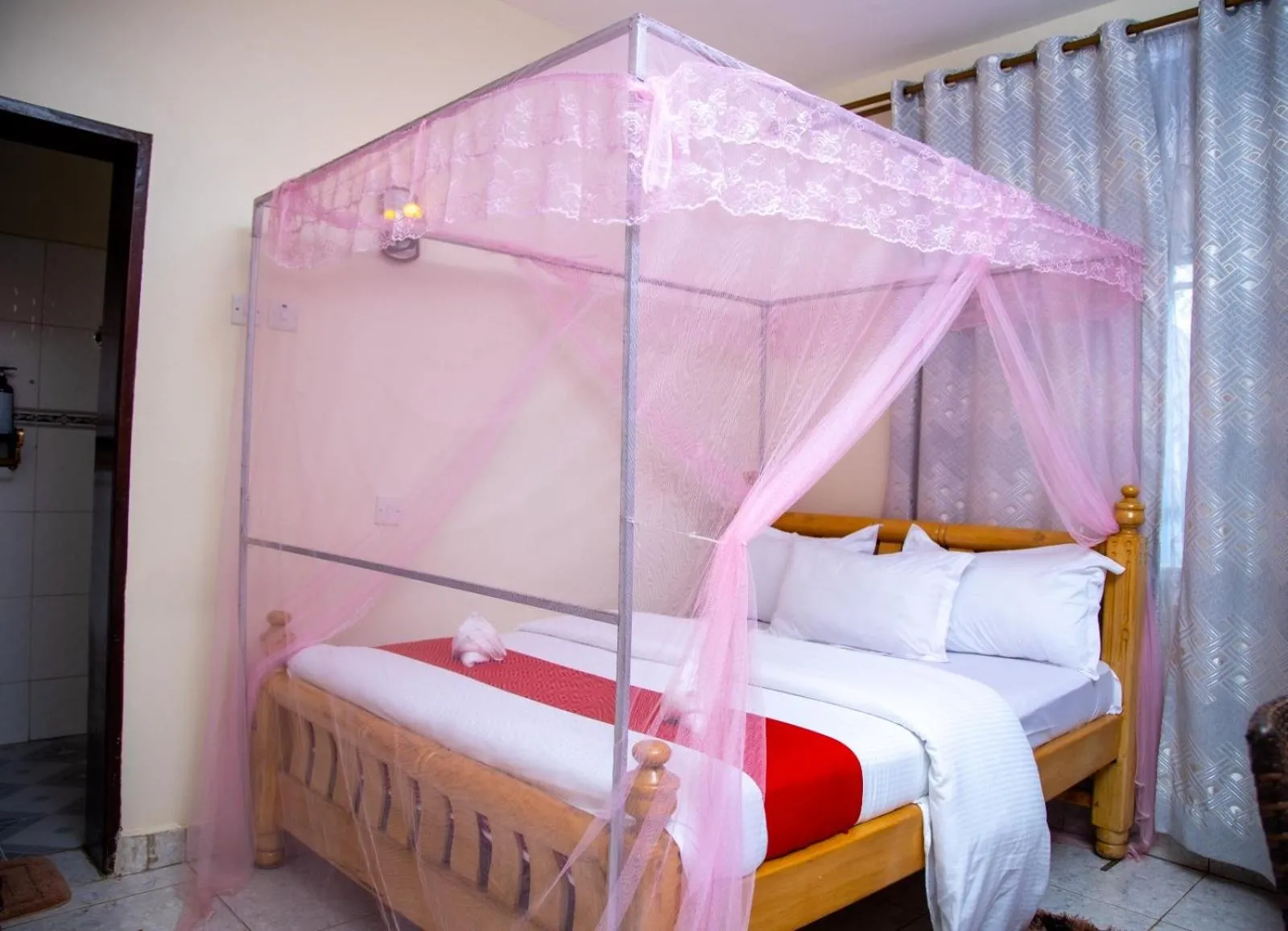 Bed in Lakeshore Bed and Breakfast