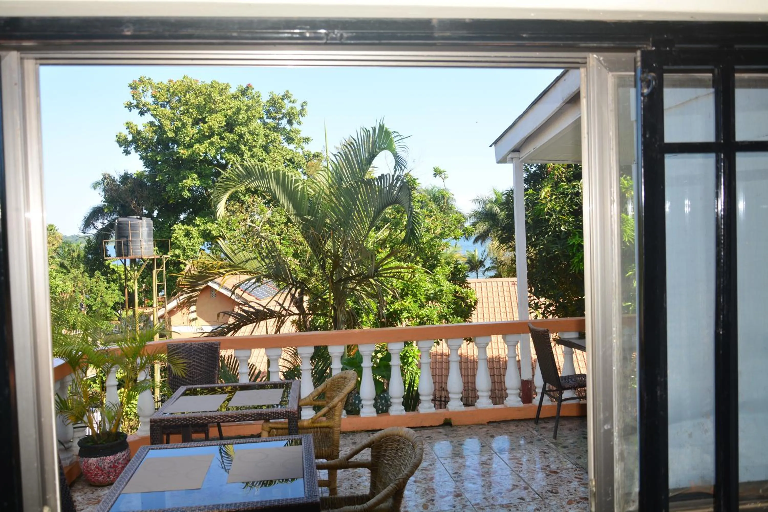 Lakeshore Bed and Breakfast