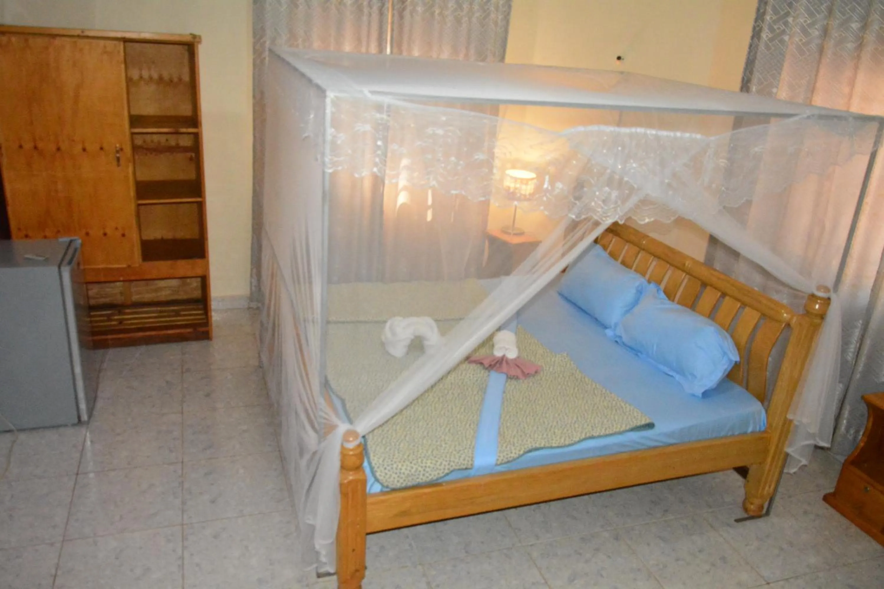 Bed in Lakeshore Bed and Breakfast