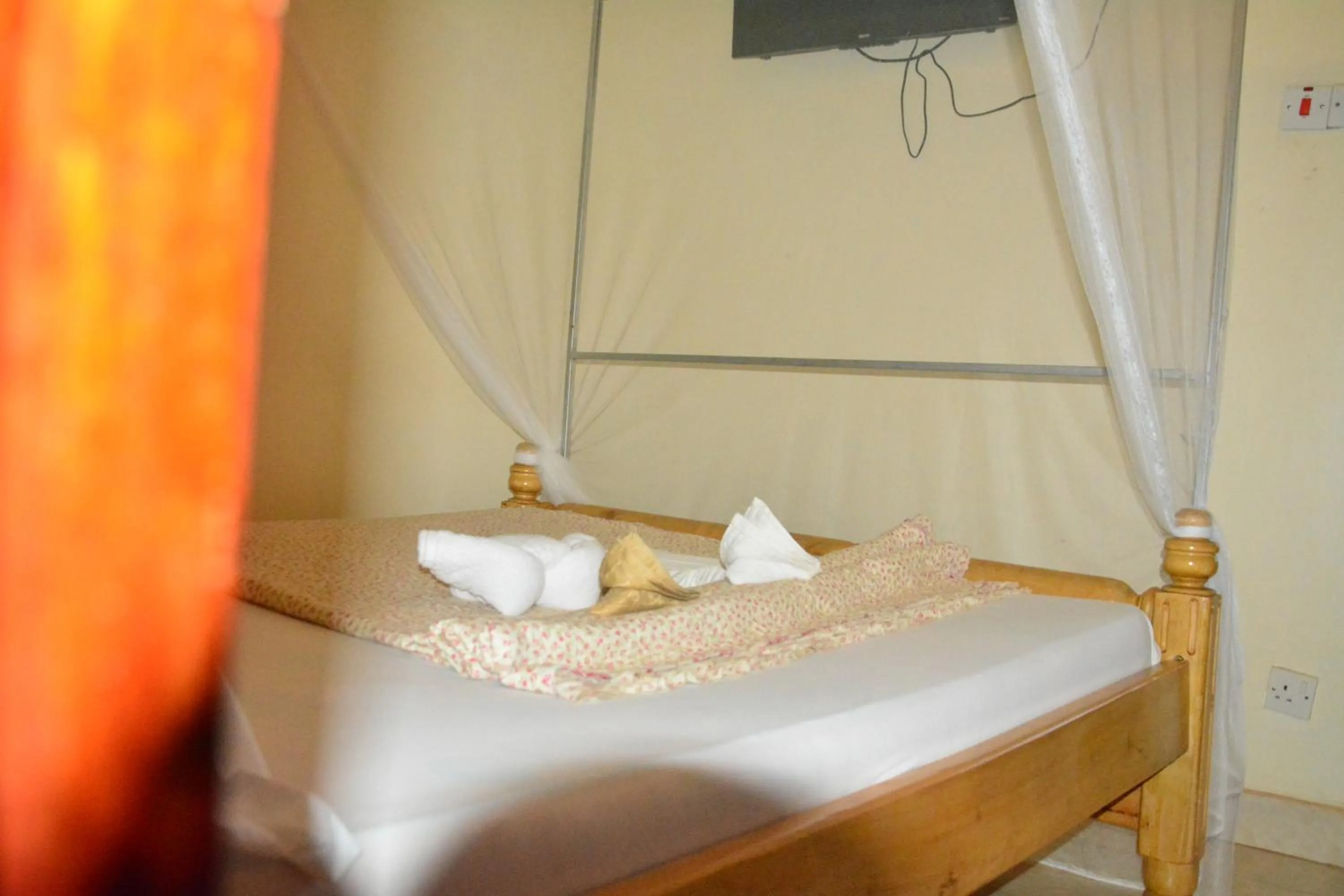 Bed in Lakeshore Bed and Breakfast