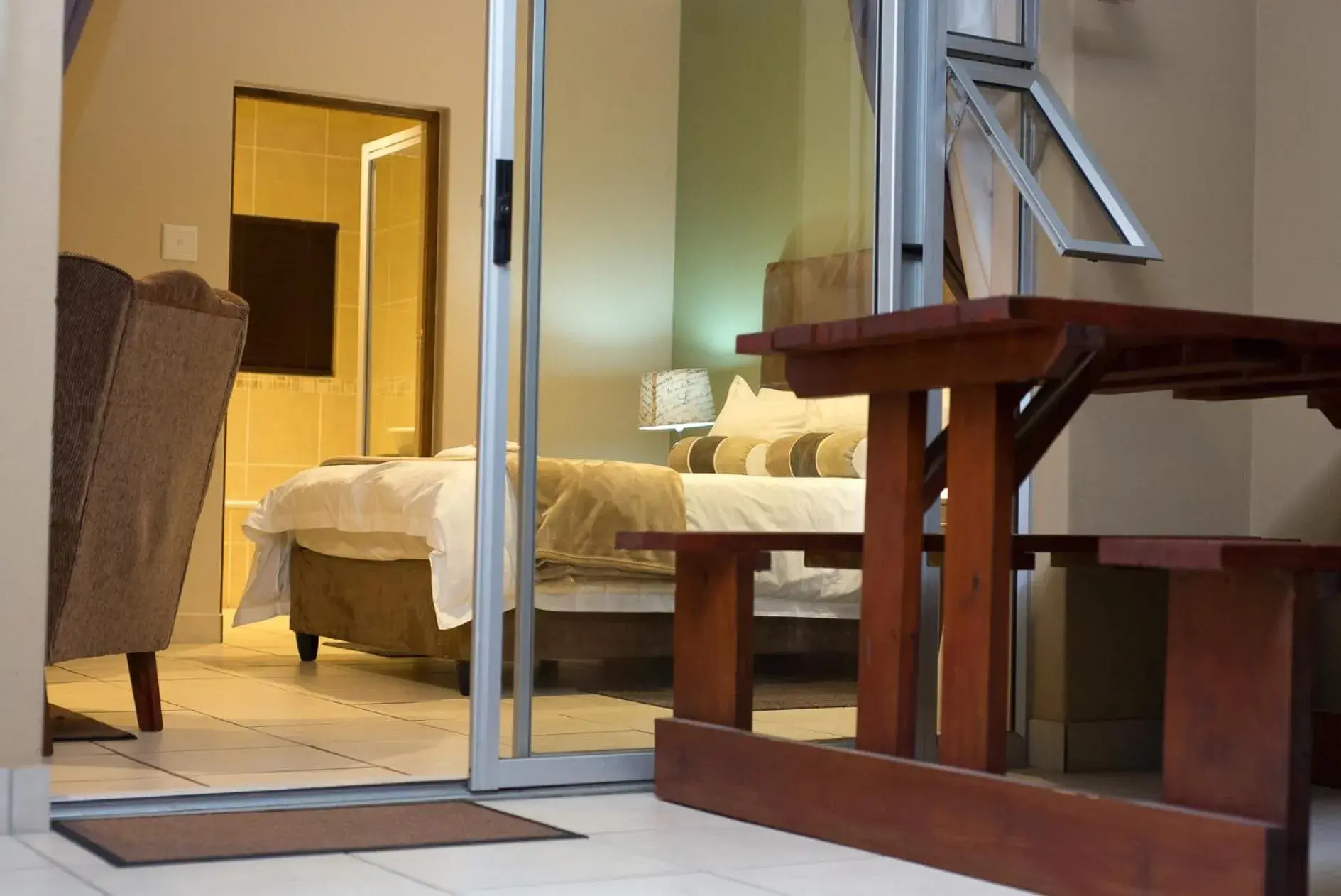 Deluxe Double Room in TeBeacon Accommodation Deluxe Double Room in TeBeacon Accommodation