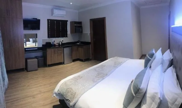 Kitchen or kitchenette in TeBeacon Accommodation