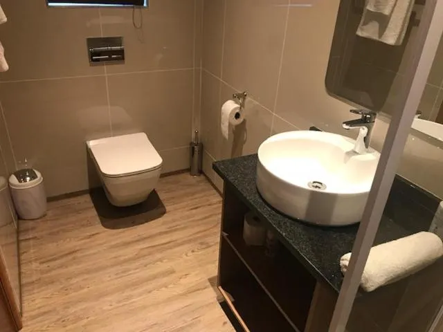 Shower in TeBeacon Accommodation