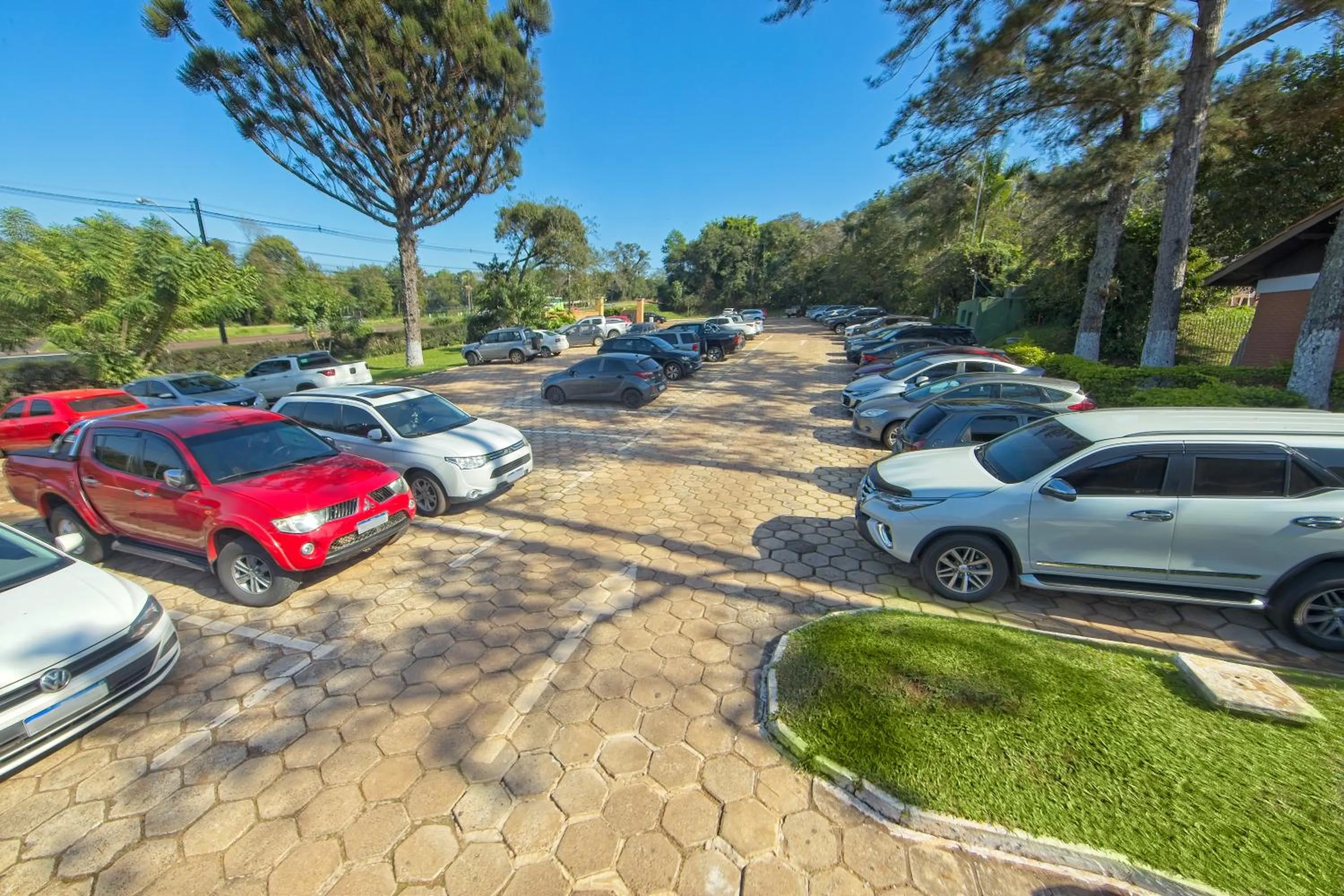Parking in Hotel Colonial Iguaçu