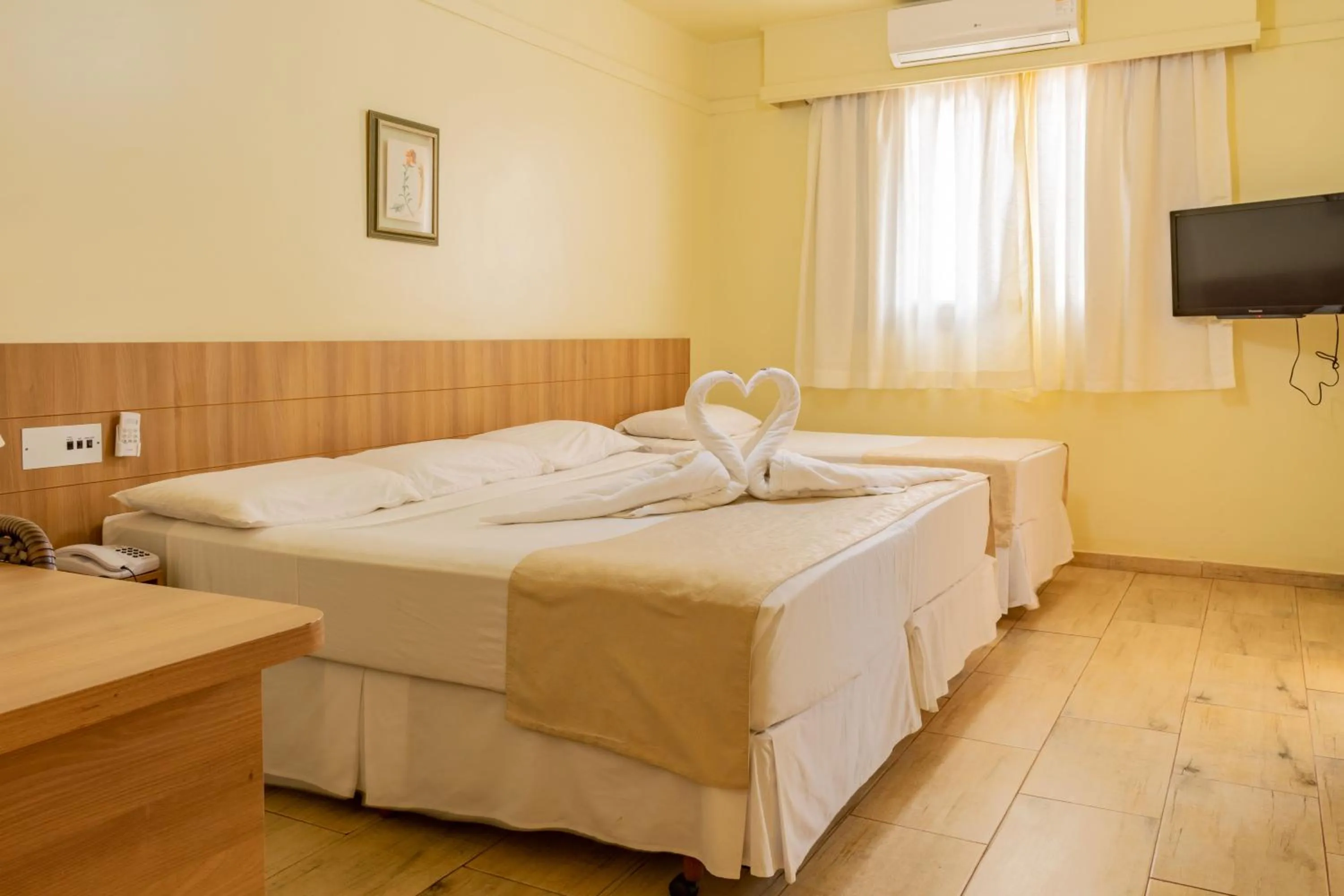 Bedroom, Bed in Hotel Colonial Iguaçu
