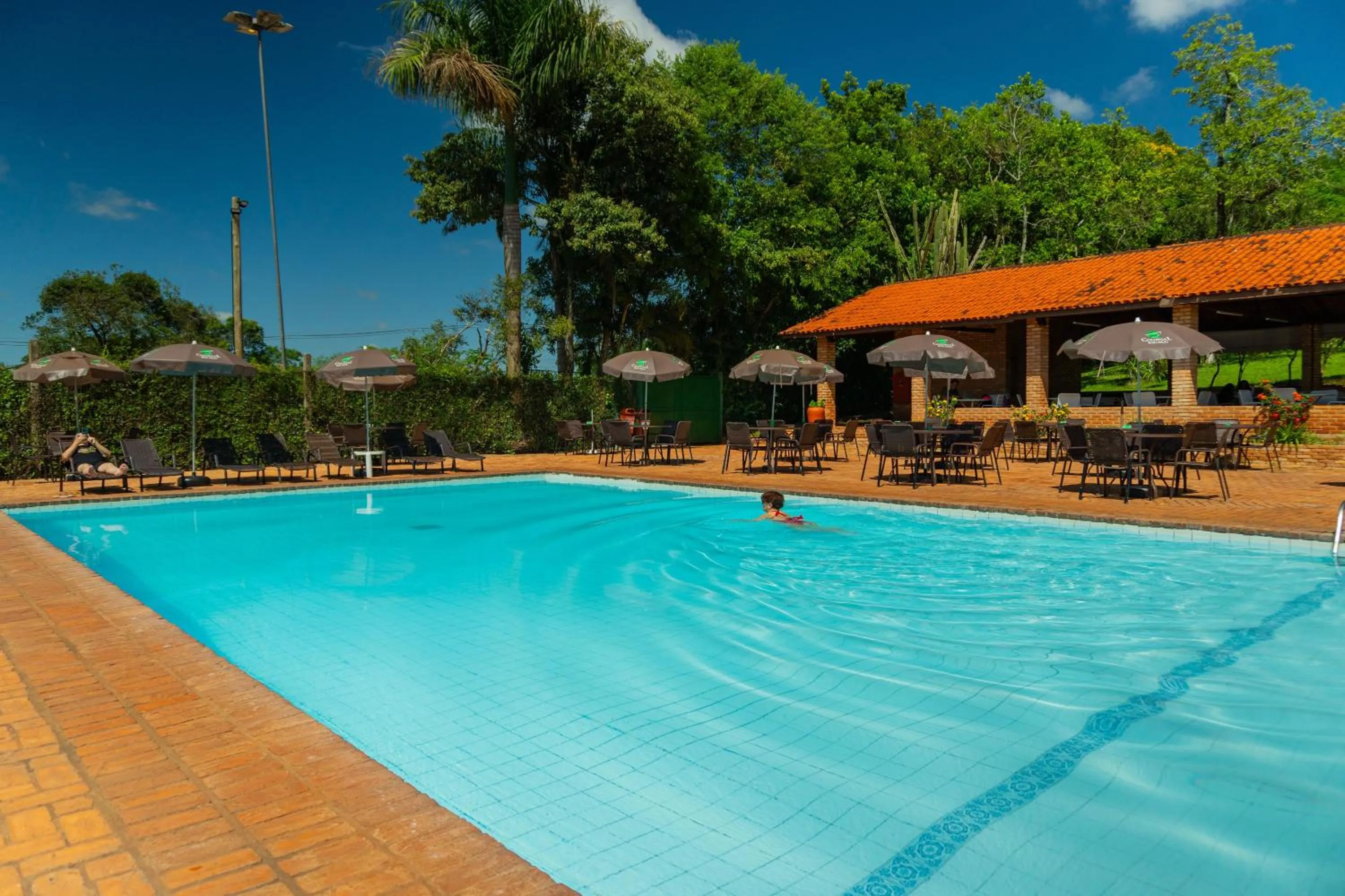 Swimming pool in Hotel Colonial Iguaçu