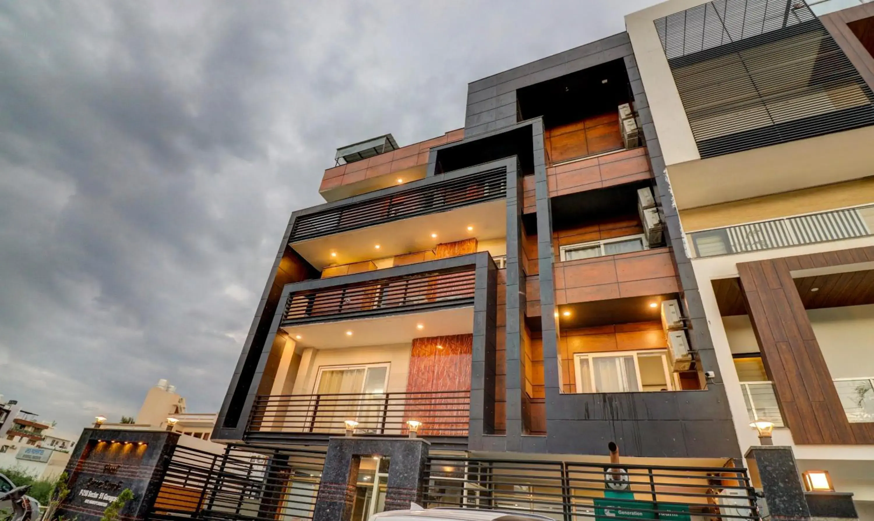 Property building in Hotel Grand Manor Property building in Hotel Grand Manor