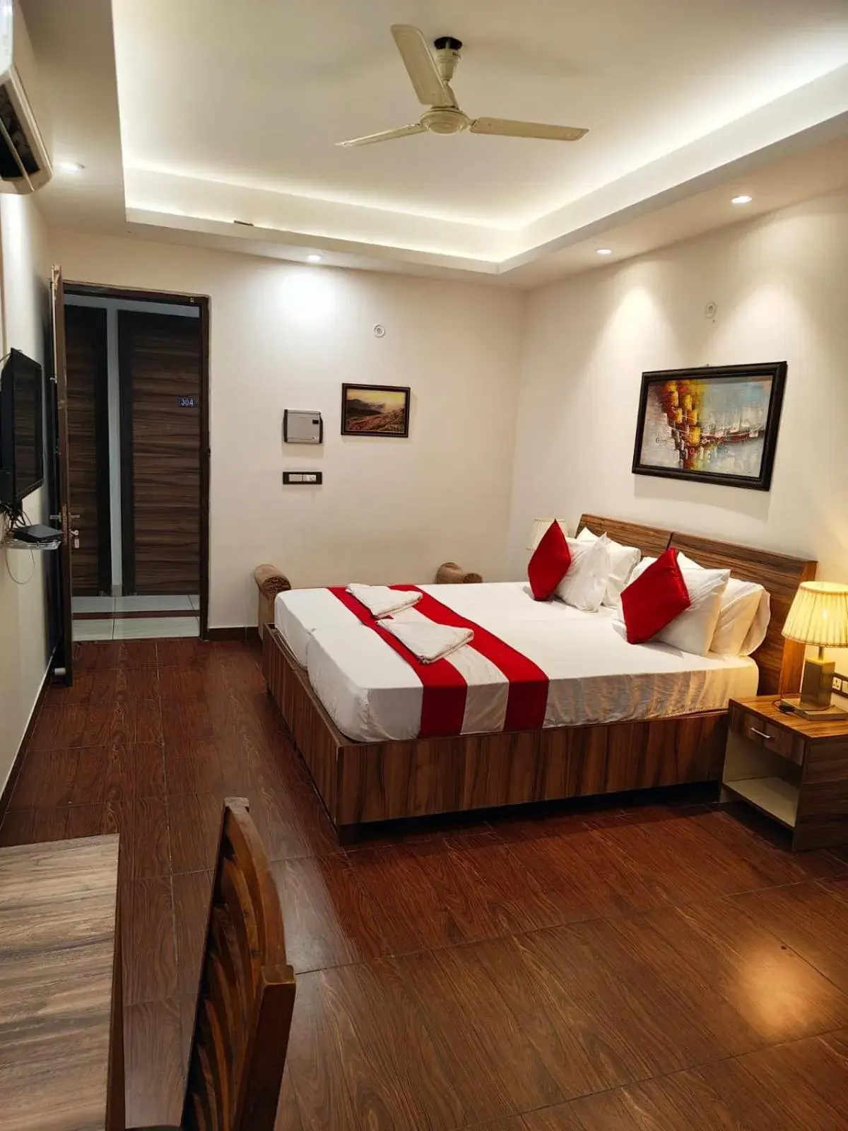 Bedroom, Bed in Hotel Grand Manor Bedroom, Bed in Hotel Grand Manor