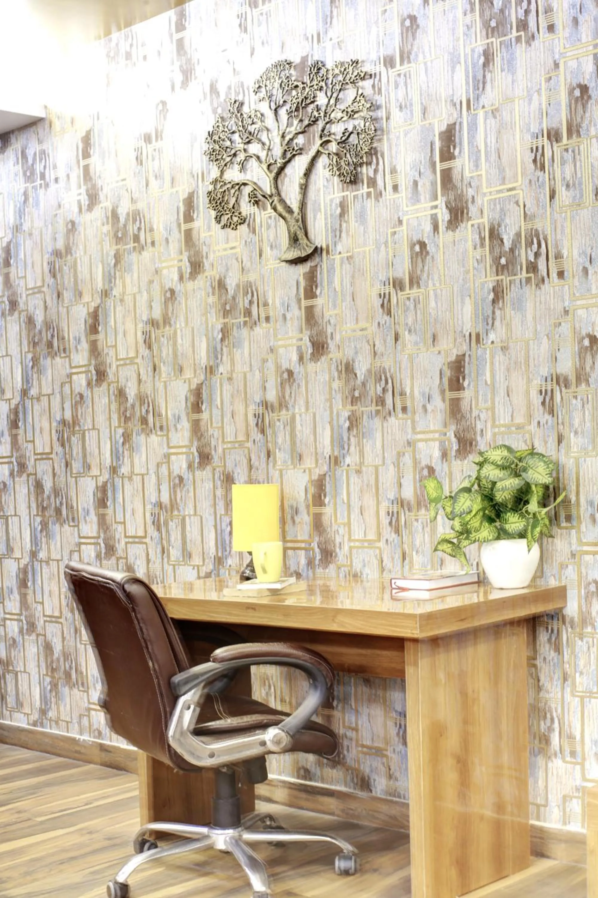 Business facilities in Hotel Grand Manor