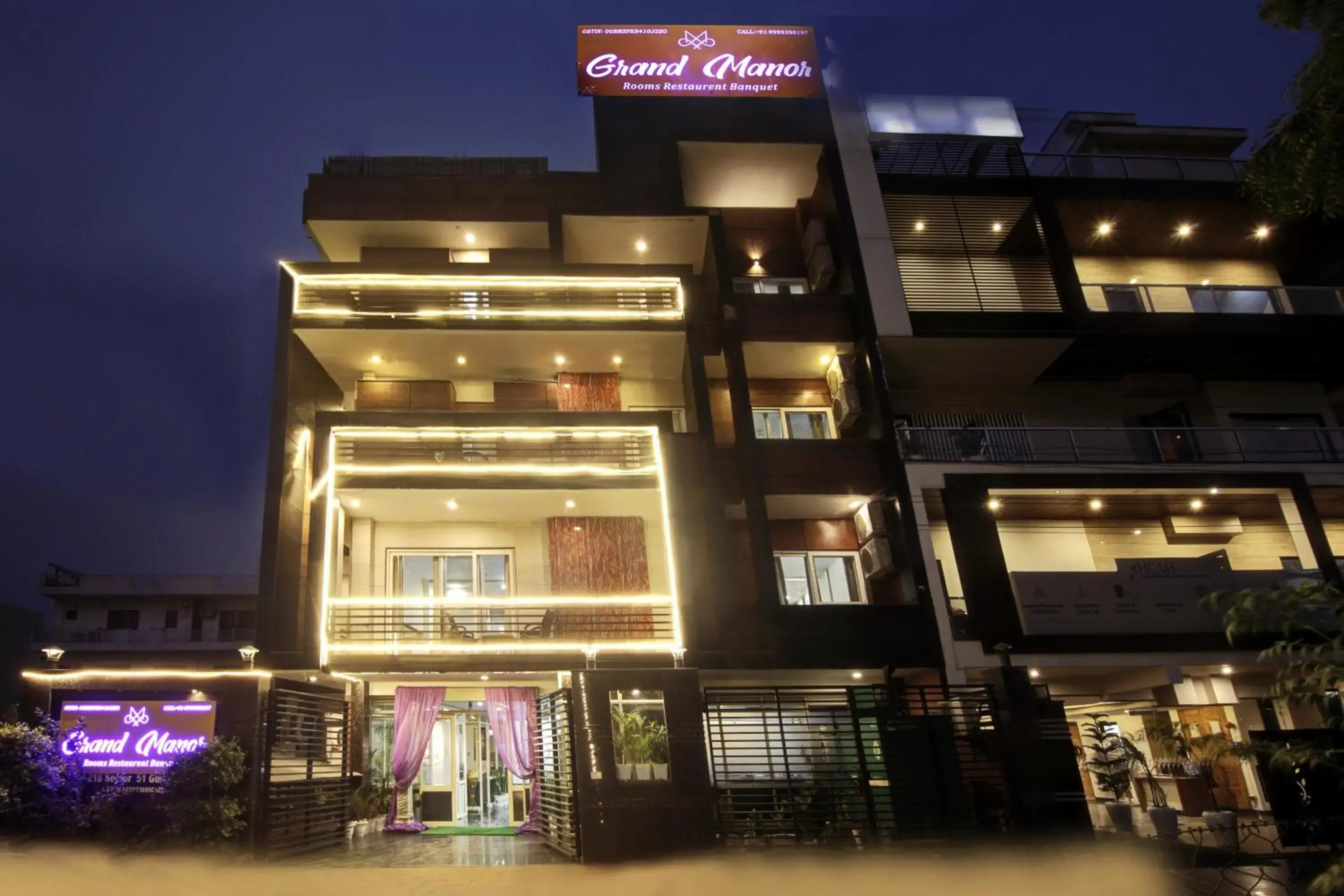 Property building in Hotel Grand Manor Property building in Hotel Grand Manor