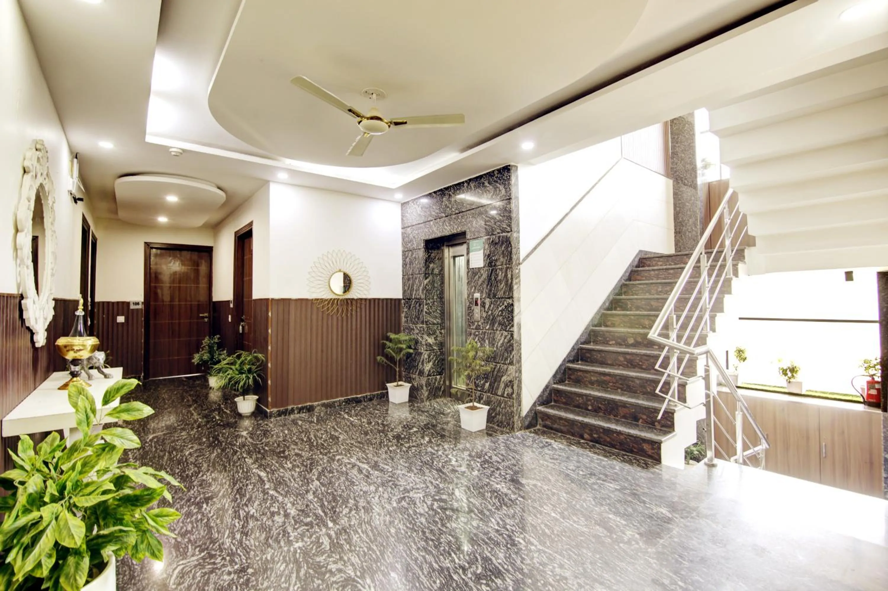 elevator in Hotel Grand Manor