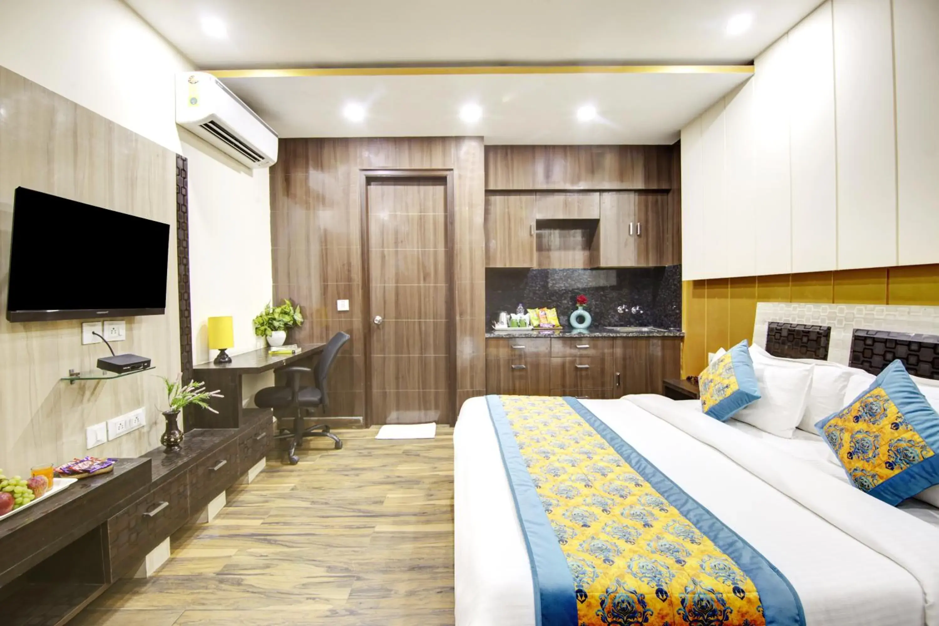 Bedroom, Bed in Hotel Grand Manor Bedroom, Bed in Hotel Grand Manor