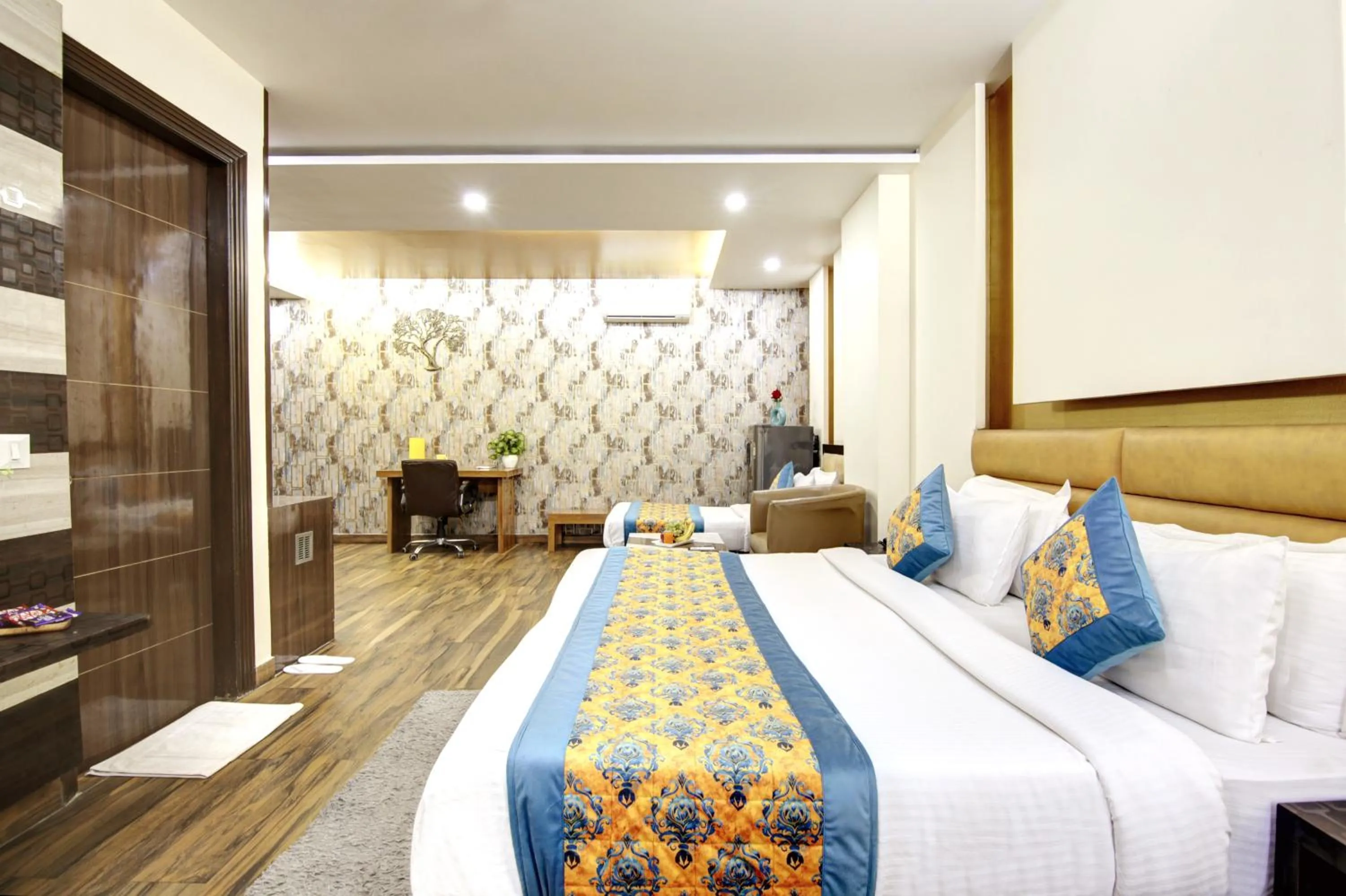 Bedroom, Bed in Hotel Grand Manor