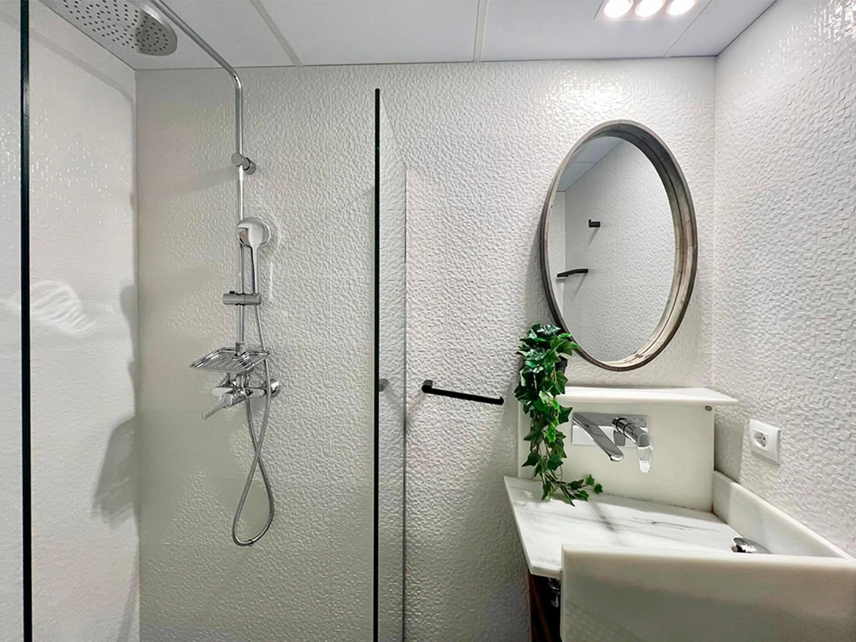 Shower in Apartamentos Realejo Campo del Príncipe 3000