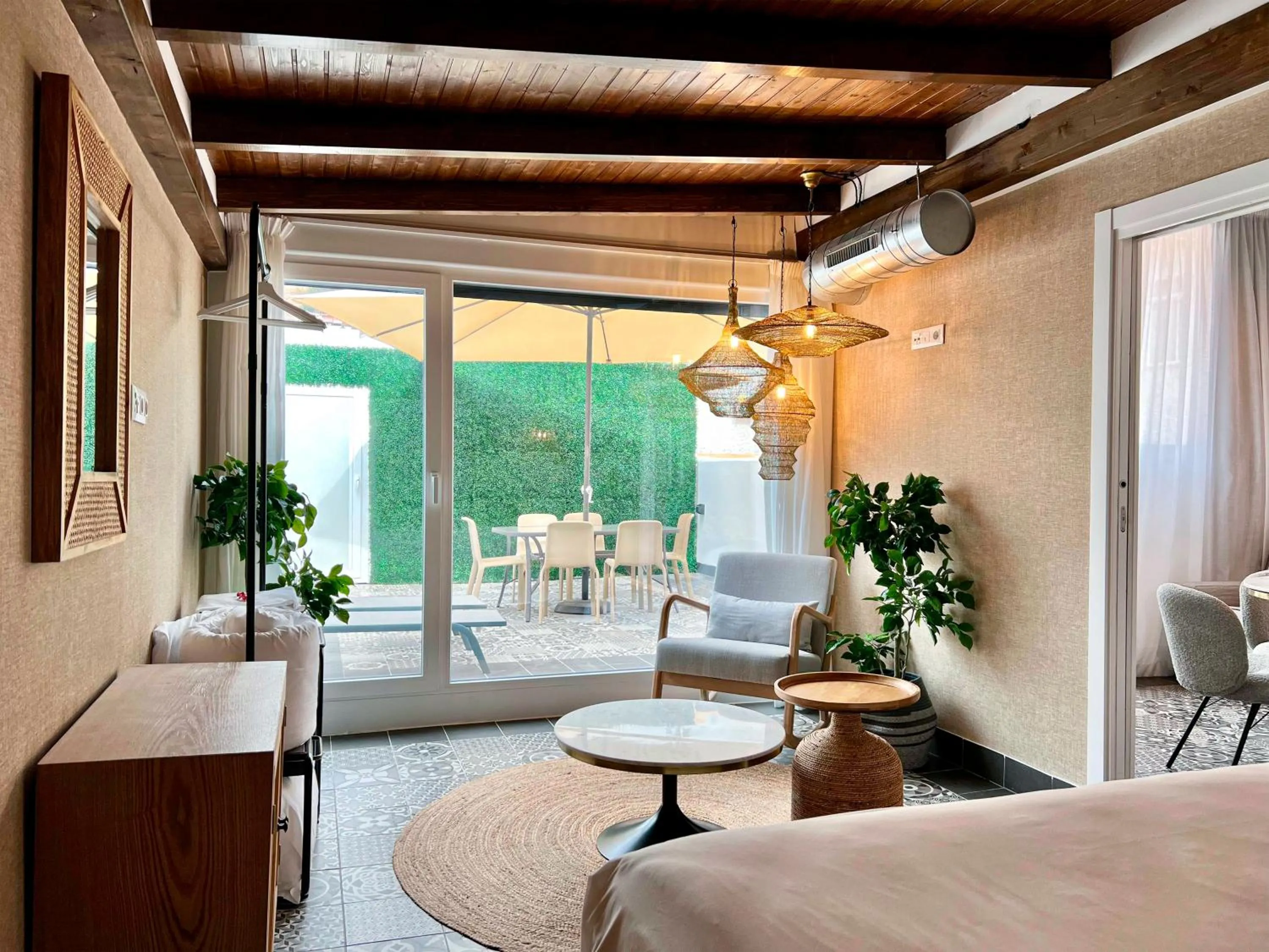 Living room, Bed in Apartamentos Realejo Campo del Príncipe 3000