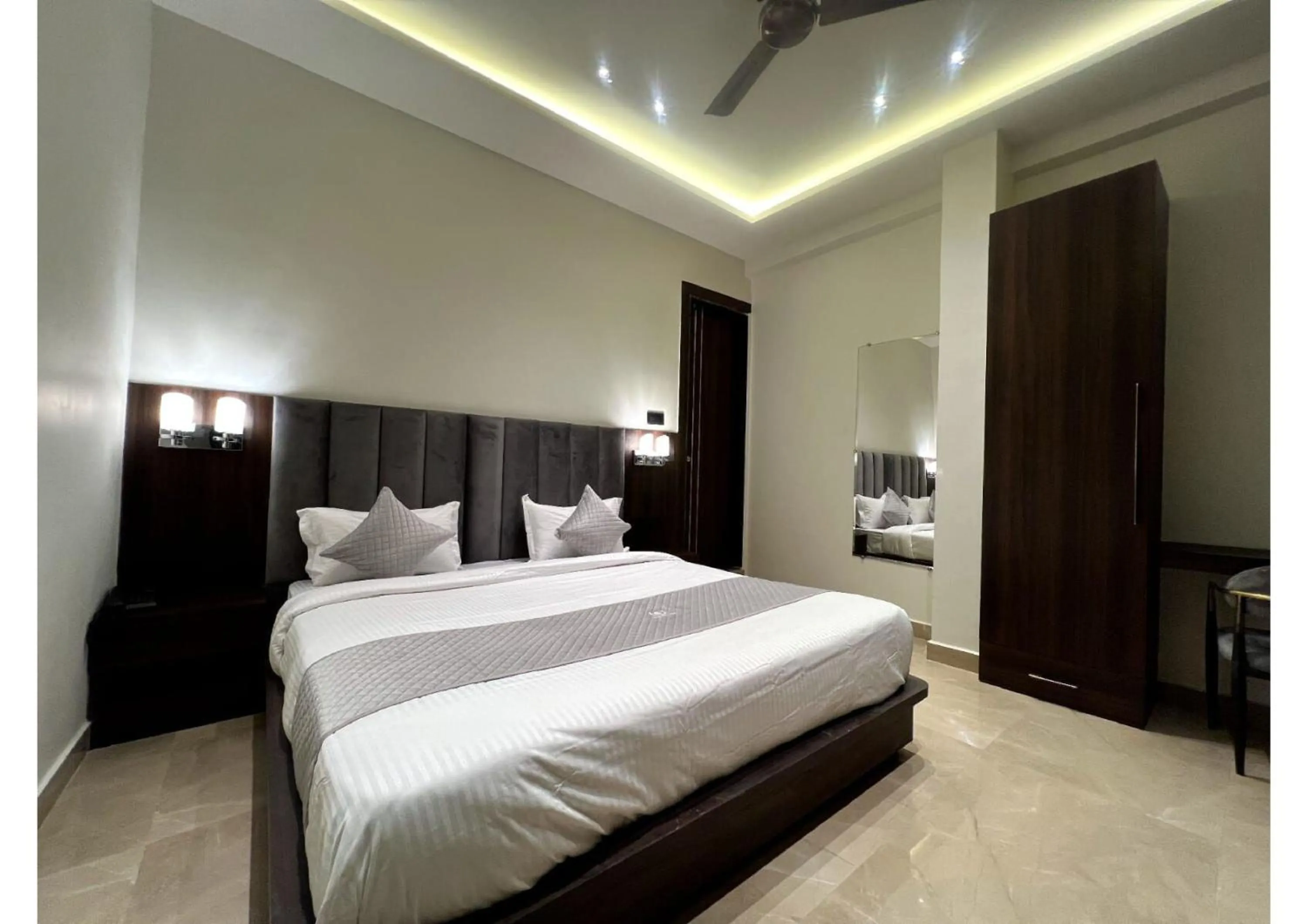 Bedroom in Hotel Majestic Grand By MNG Rooms