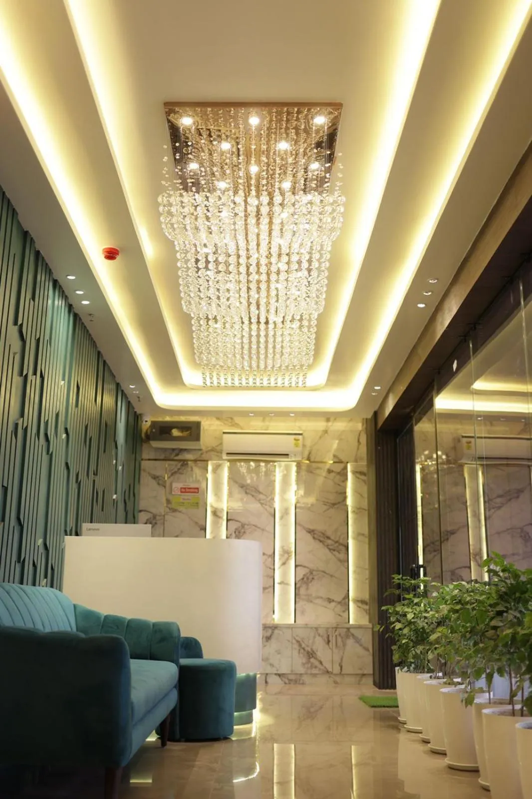 Lobby or reception in Hotel Majestic Grand By MNG Rooms