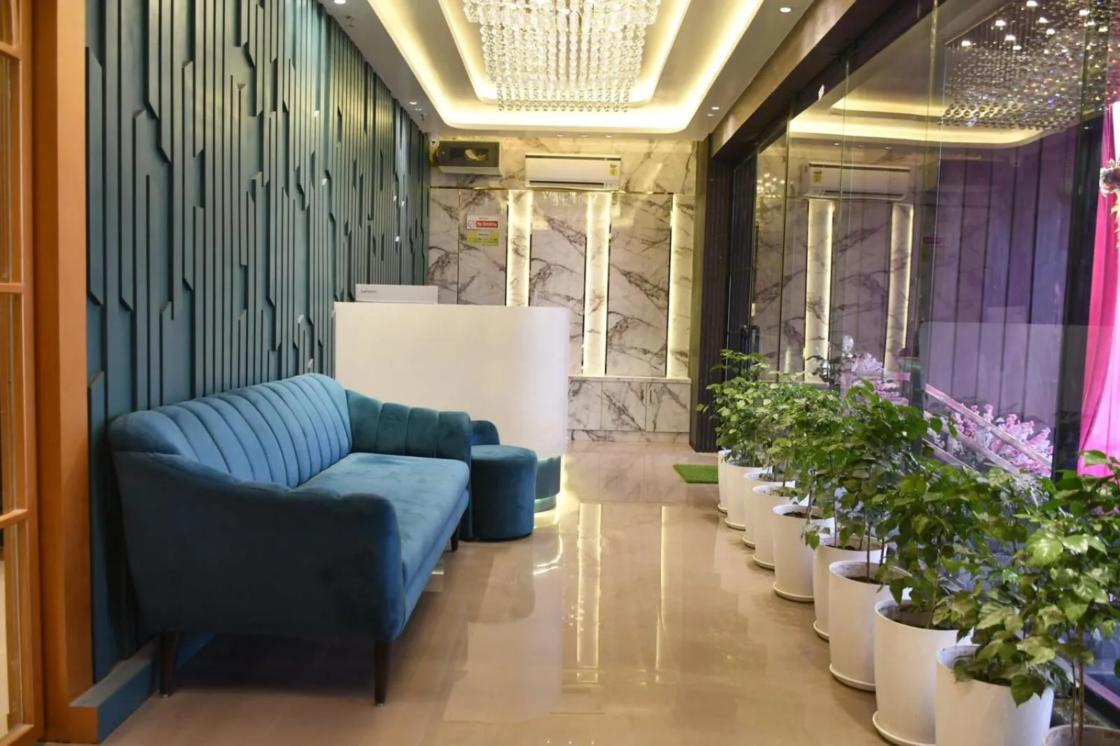 Lobby or reception in Hotel Majestic Grand By MNG Rooms