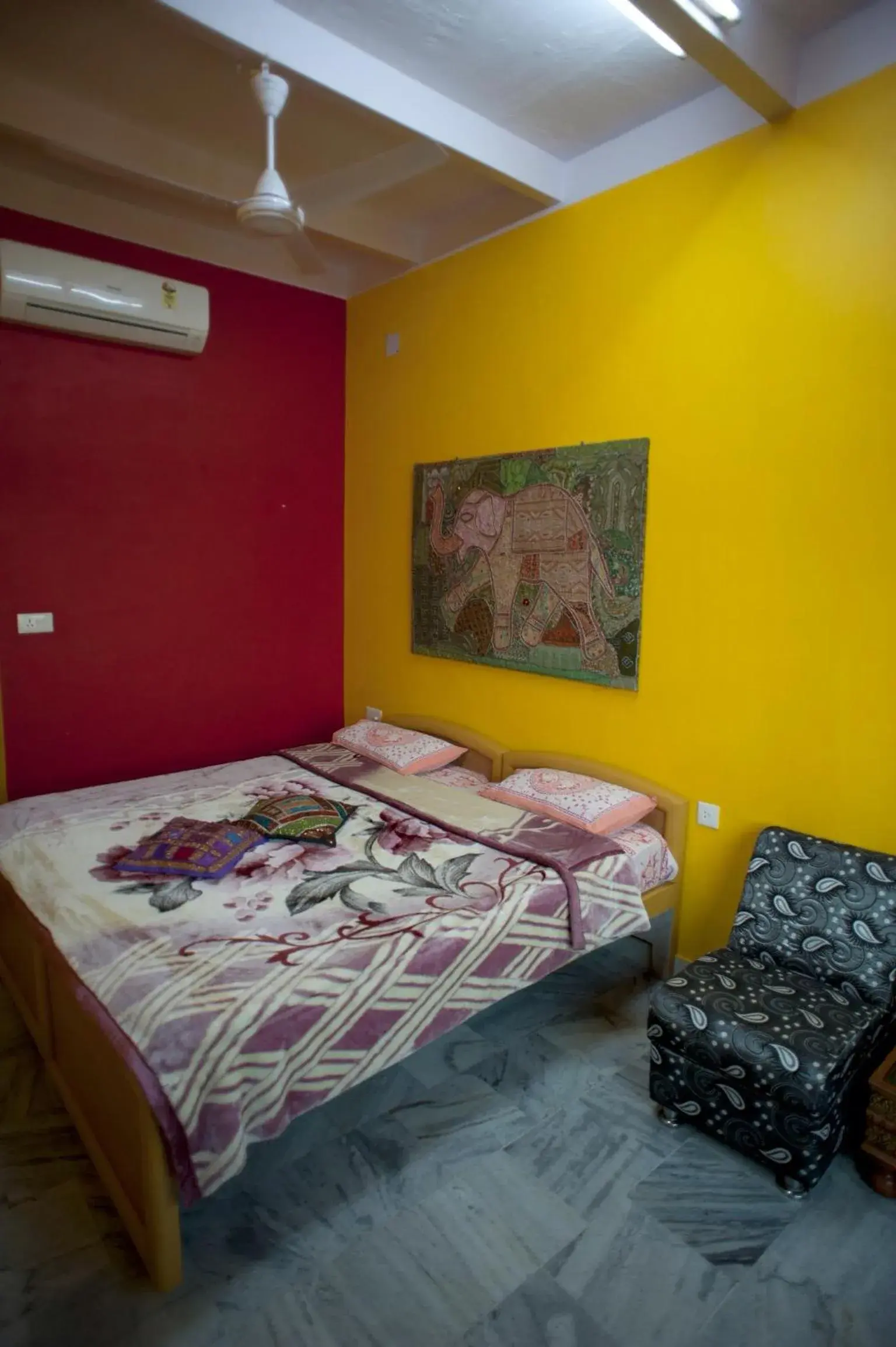 Bedroom, Bed in Ganpati Guest House Bedroom, Bed in Ganpati Guest House