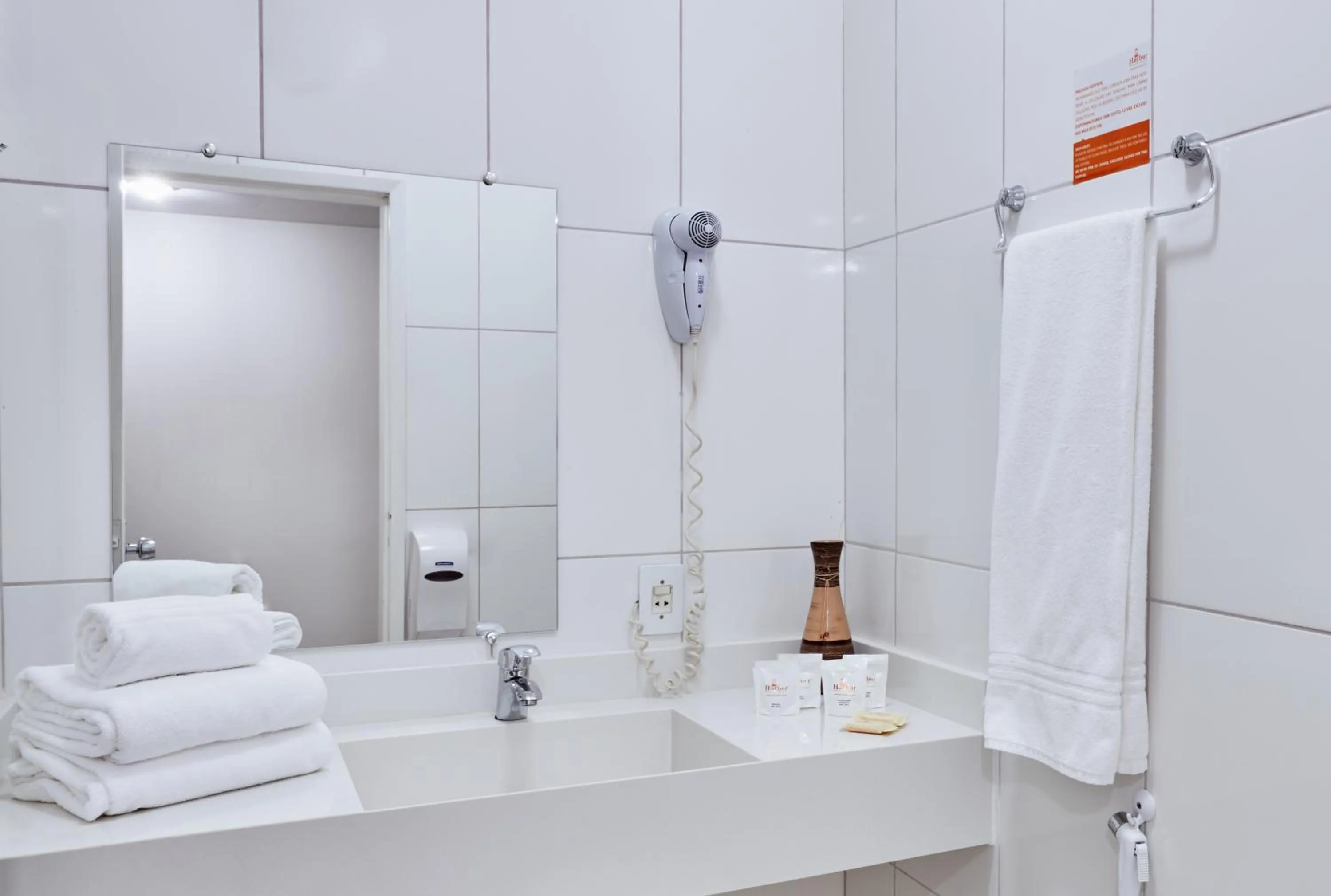 Bathroom in Harbor Querência Hotel