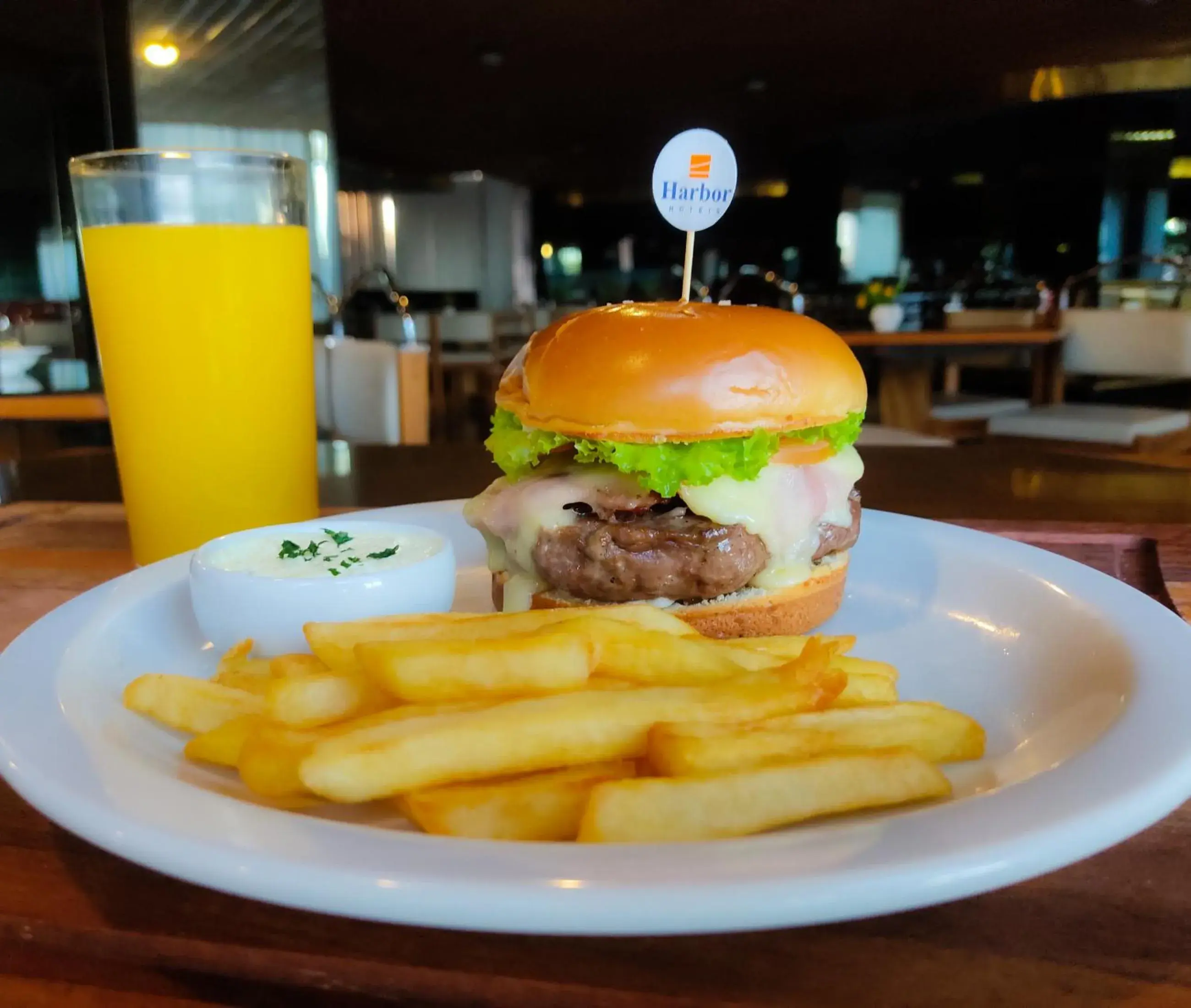 Restaurant/places to eat in Harbor Querência Hotel Restaurant/places to eat in Harbor Querência Hotel