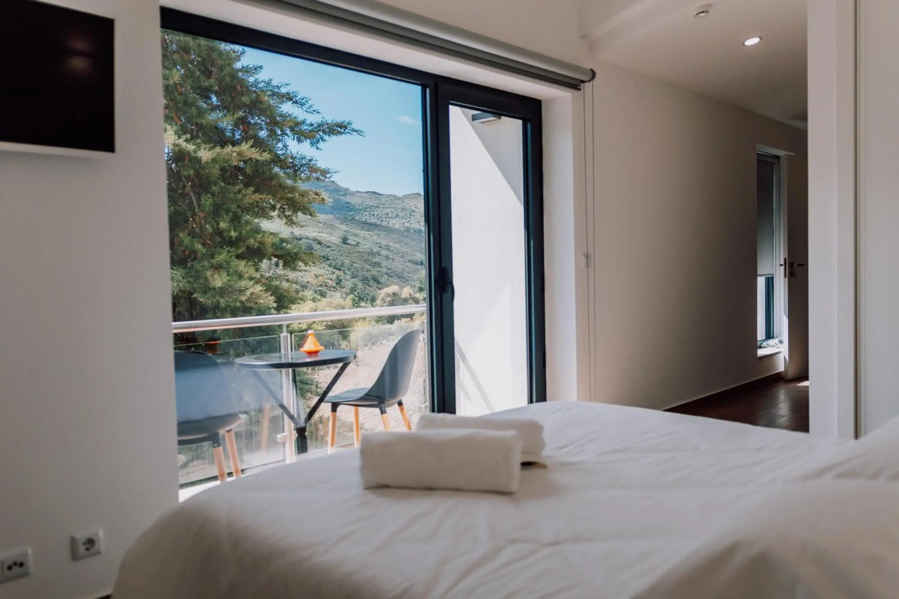 Mountain view, Bed in Quinta dos Sinçais Mountain view, Bed in Quinta dos Sinçais