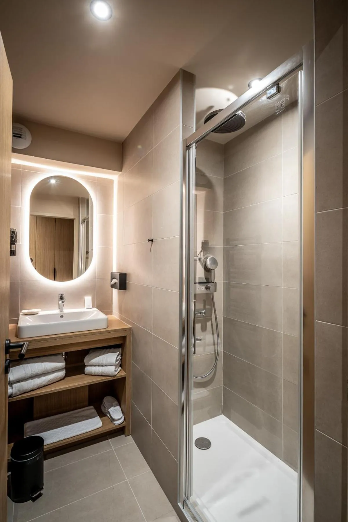 Shower in Hôtel Horizon Resort Massane & Spa