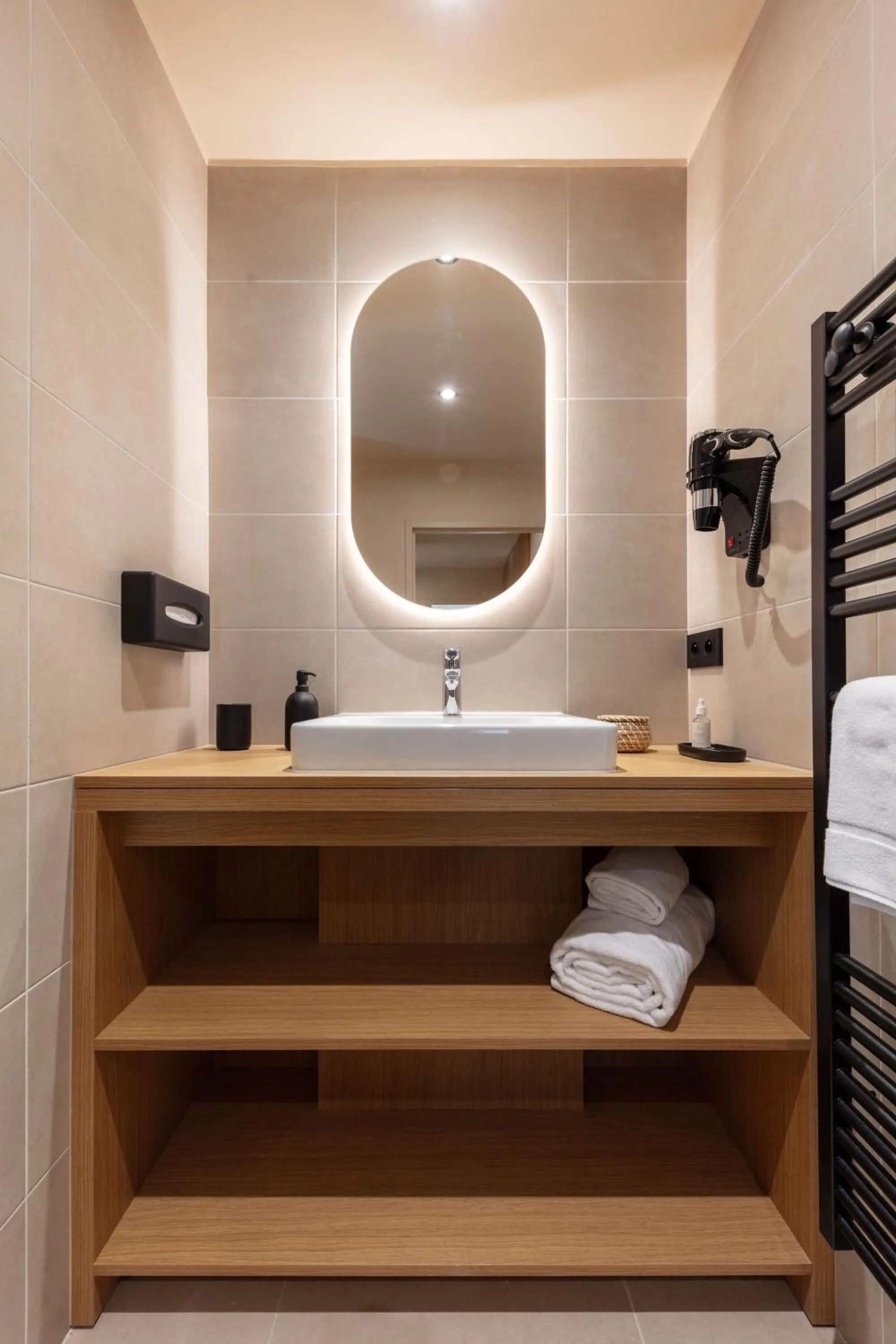 Shower in Hôtel Horizon Resort Massane & Spa