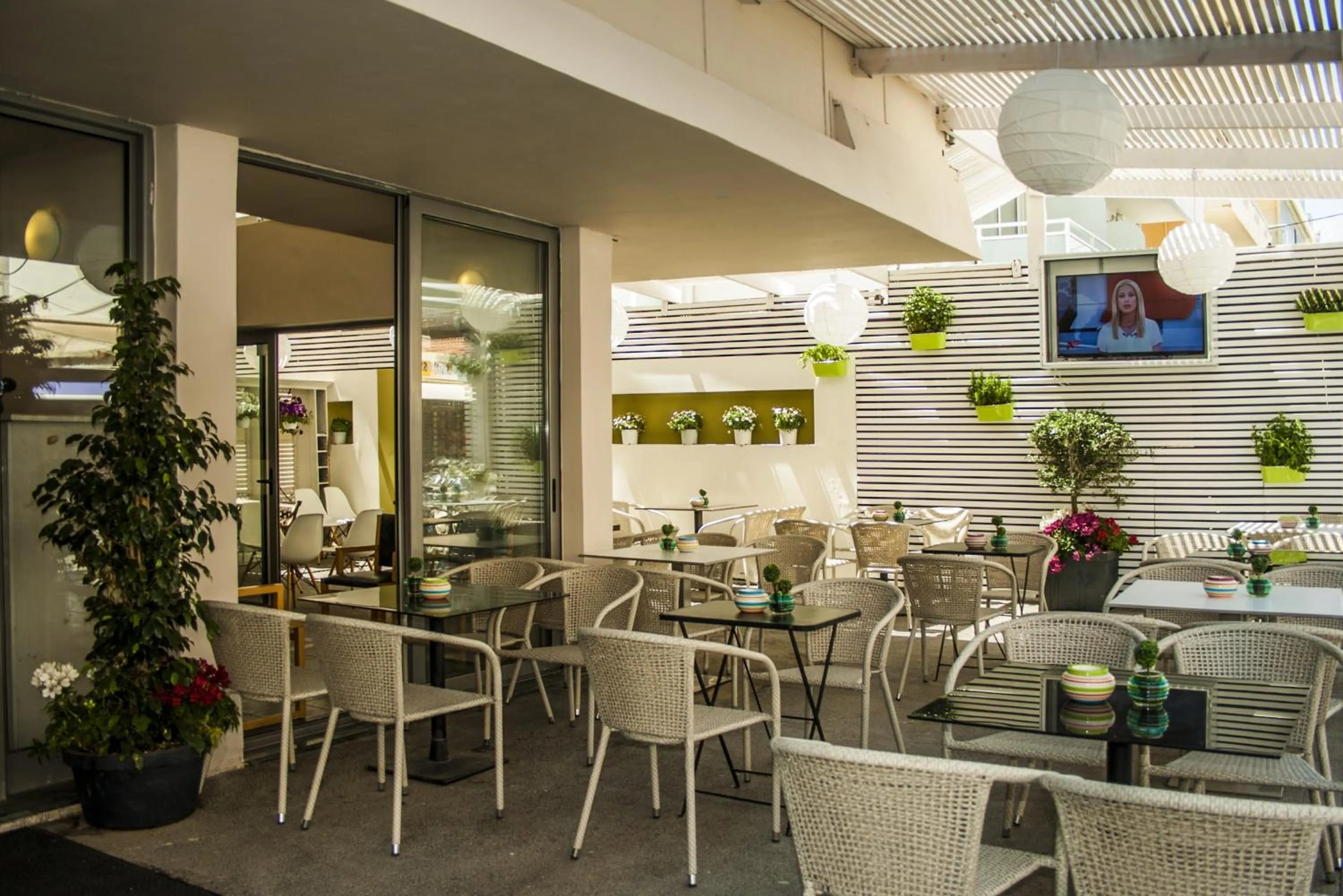 Restaurant/places to eat in Svea Hotel