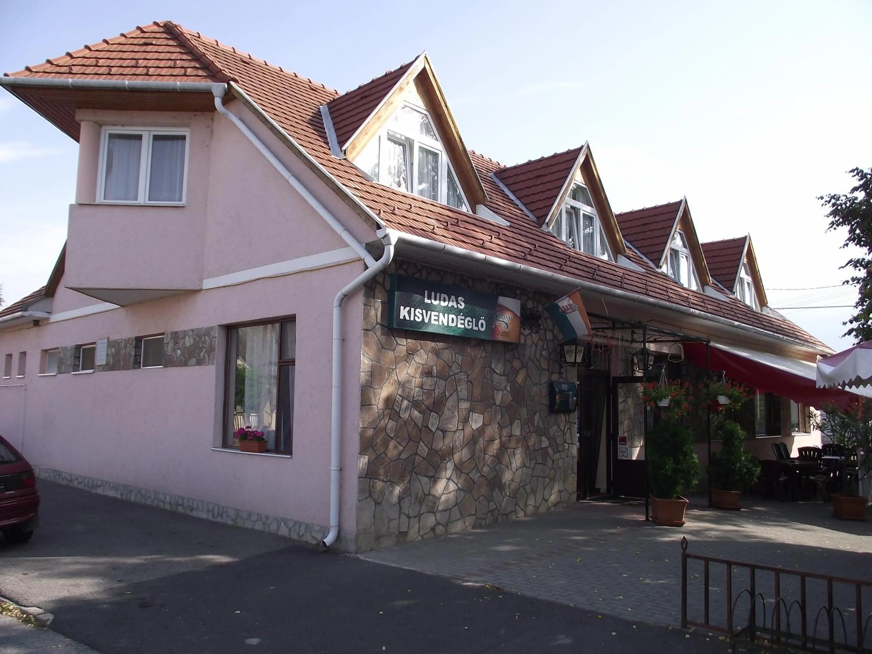 Property building in Ludas Fogadó