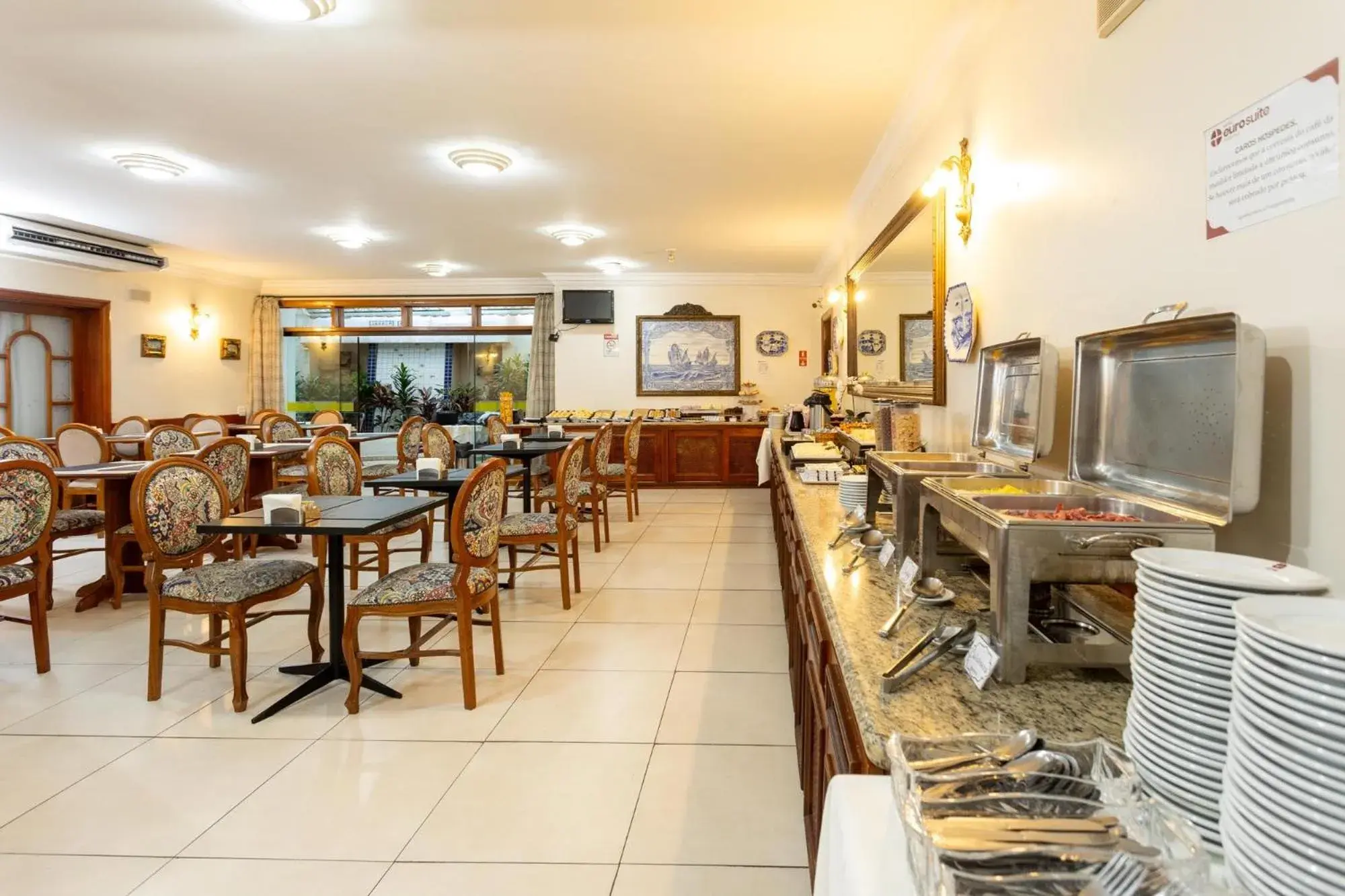 Restaurant/places to eat in Hotel Euro Suite Campinas by Nacional Inn - Próximo ao Cambuí Restaurant/places to eat in Hotel Euro Suite Campinas by Nacional Inn - Próximo ao Cambuí