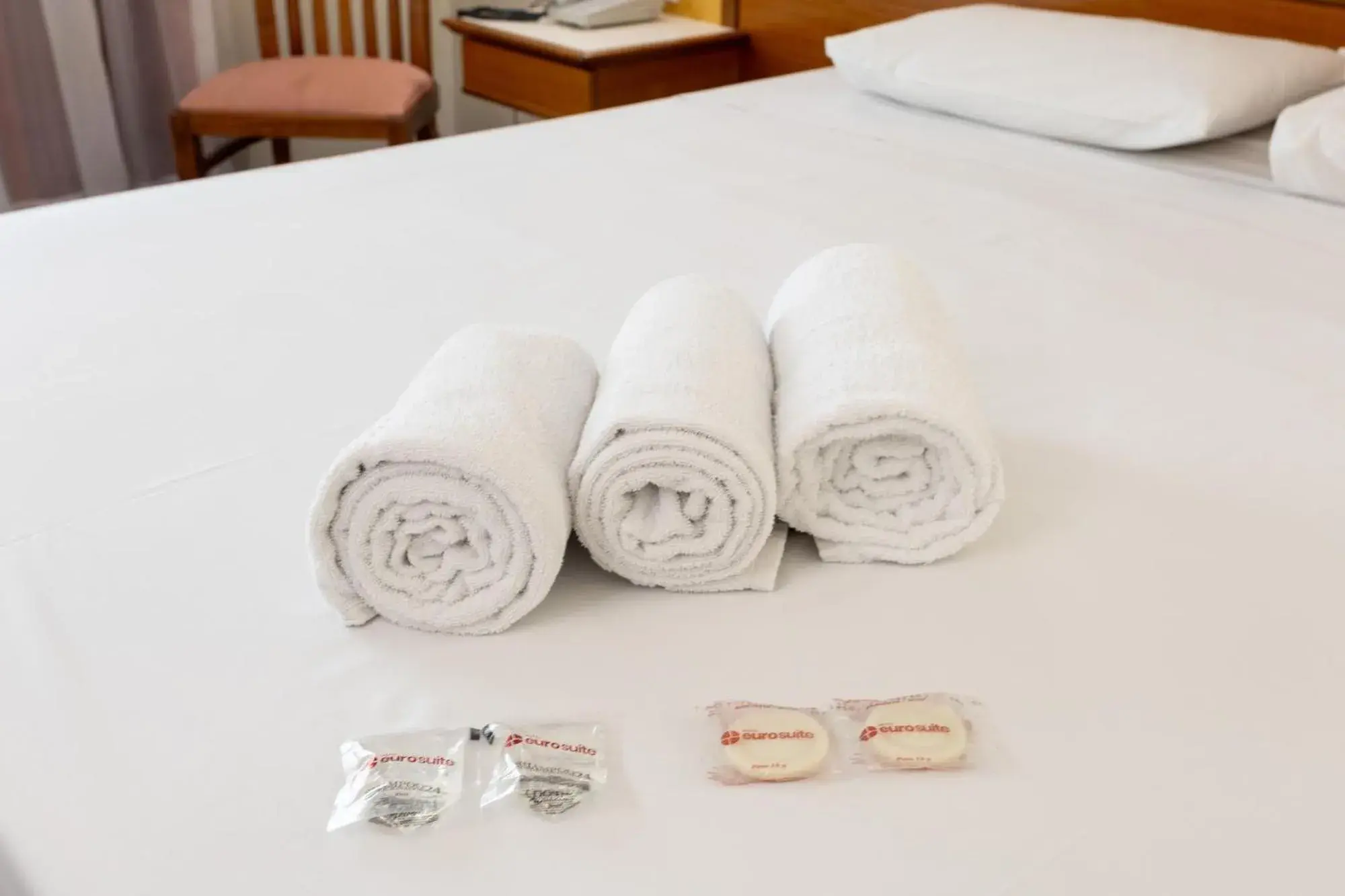 towels, Bed in Hotel Euro Suite Campinas by Nacional Inn - Próximo ao Cambuí towels, Bed in Hotel Euro Suite Campinas by Nacional Inn - Próximo ao Cambuí