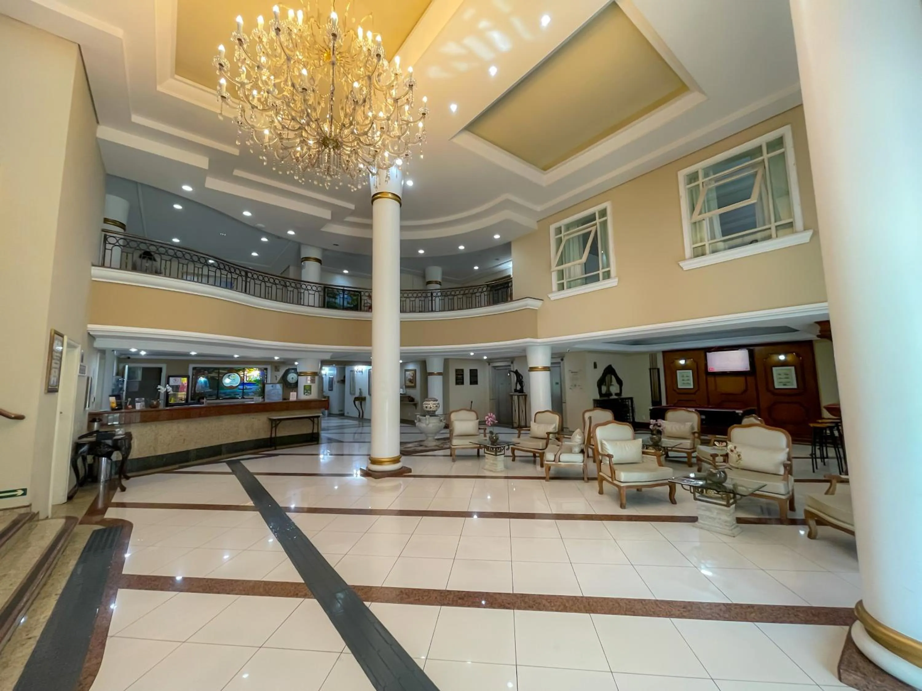 Lobby or reception in Hotel Euro Suite Campinas by Nacional Inn - Próximo ao Cambuí