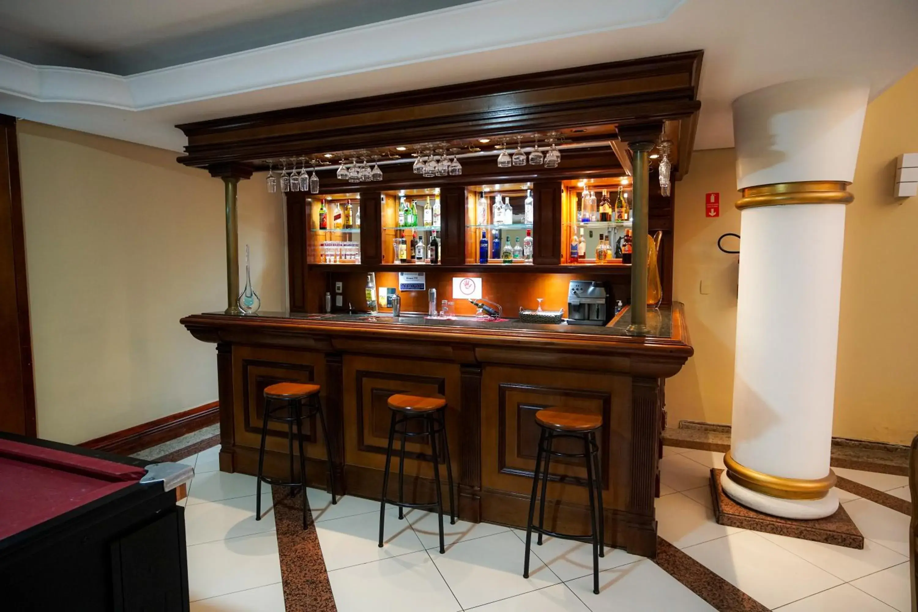 Lounge or bar in Hotel Euro Suite Campinas by Nacional Inn - Próximo ao Cambuí Lounge or bar in Hotel Euro Suite Campinas by Nacional Inn - Próximo ao Cambuí