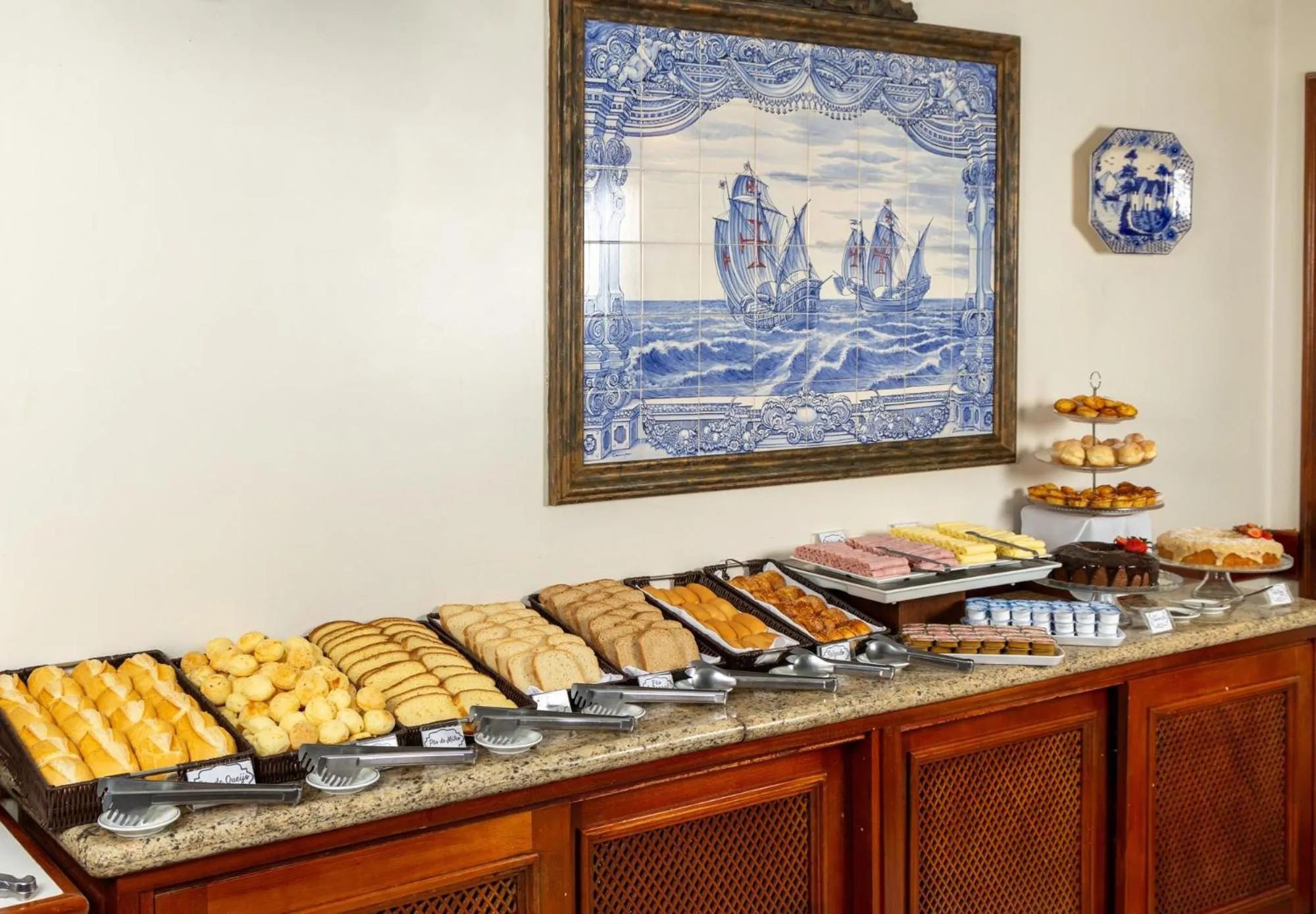 Breakfast in Hotel Euro Suite Campinas by Nacional Inn - Próximo ao Cambuí