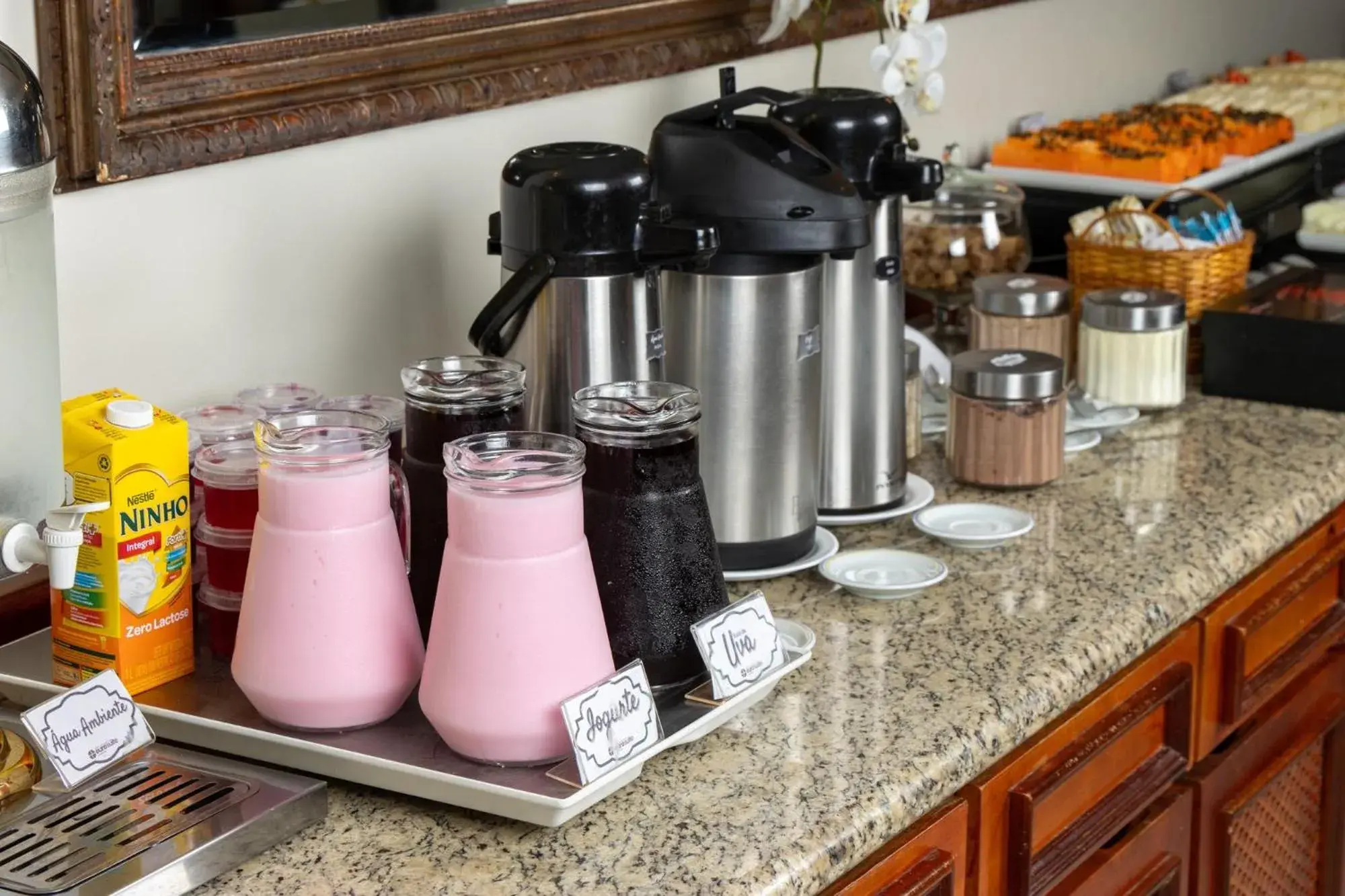 Breakfast in Hotel Euro Suite Campinas by Nacional Inn - Próximo ao Cambuí Breakfast in Hotel Euro Suite Campinas by Nacional Inn - Próximo ao Cambuí