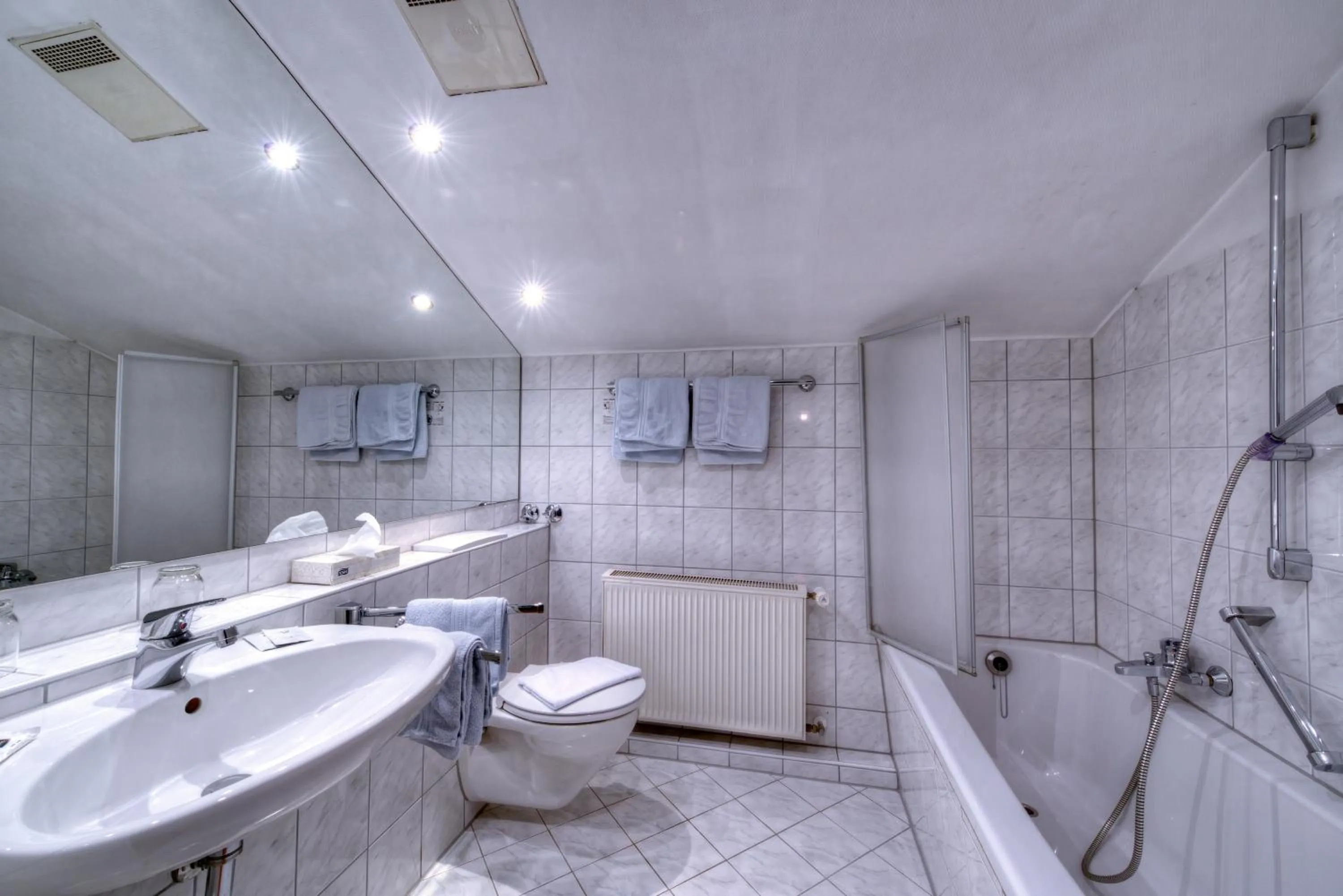 Bathroom in H+ Hotel Oberstaufen