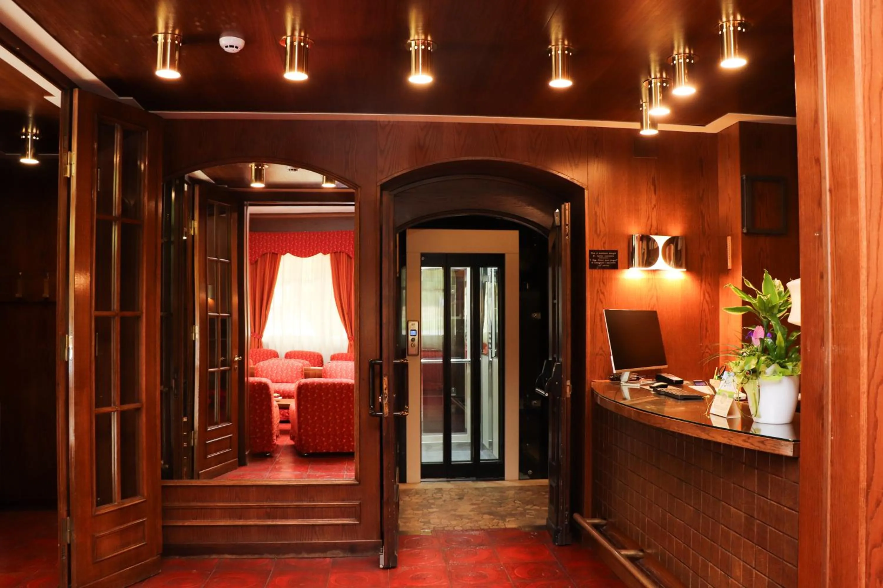 Lobby or reception in Hotel Garni del Lago