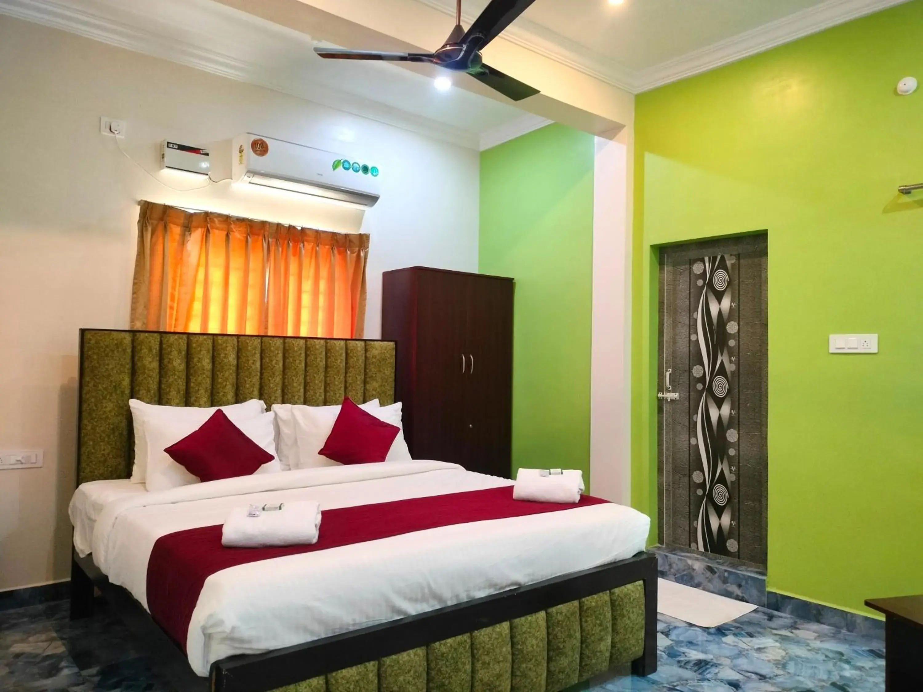 Bedroom, Bed in Hotel Abedrooms- Budget stay Thanjavur Bedroom, Bed in Hotel Abedrooms- Budget stay Thanjavur