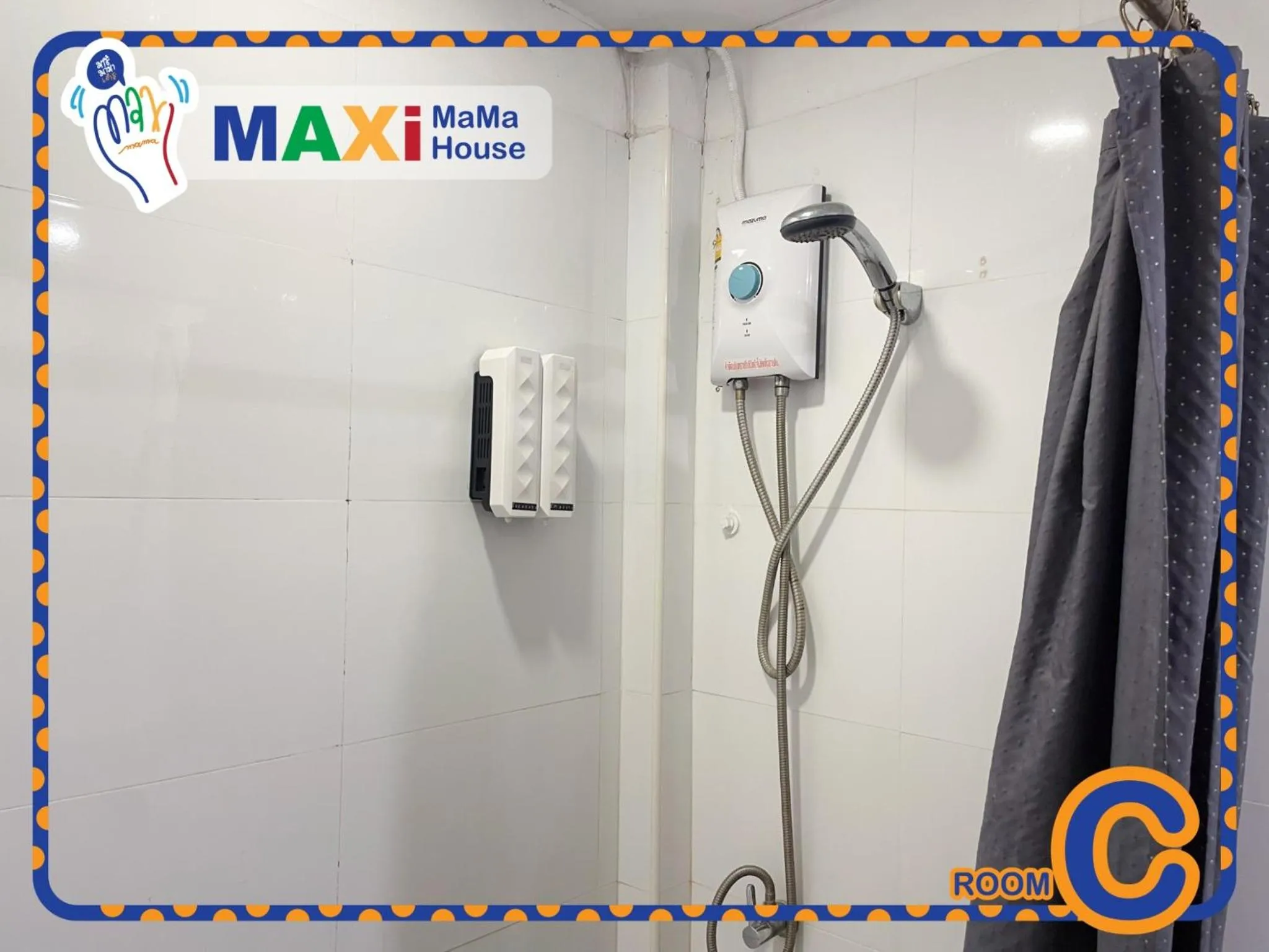 Shower in MAXi MaMa House