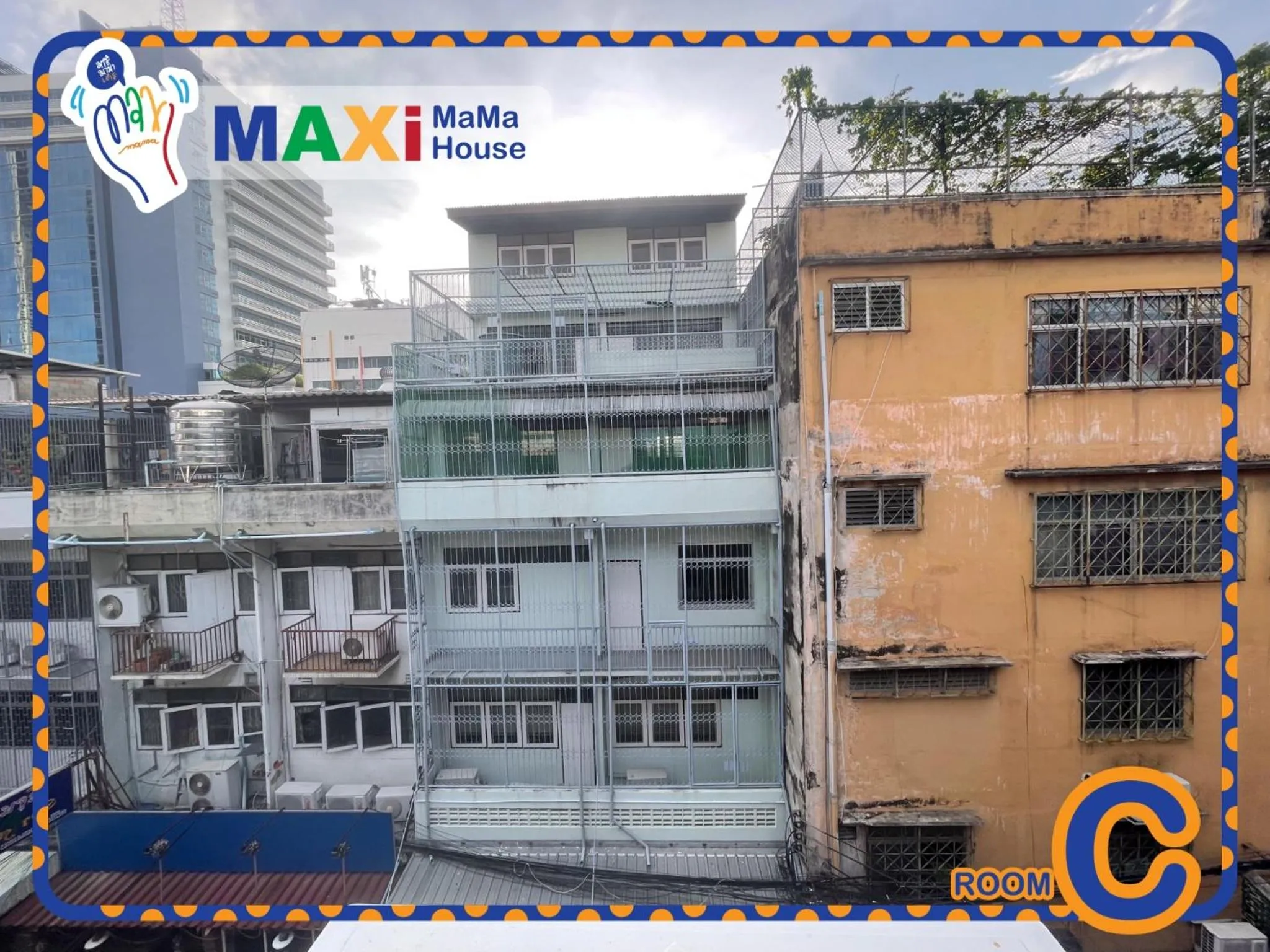 Day in MAXi MaMa House