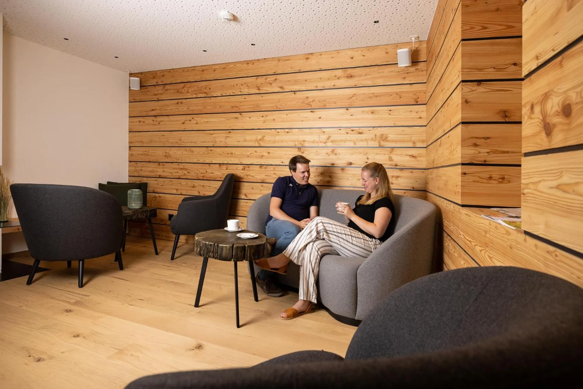 Restaurant/places to eat in B&B Chasa Arfusch