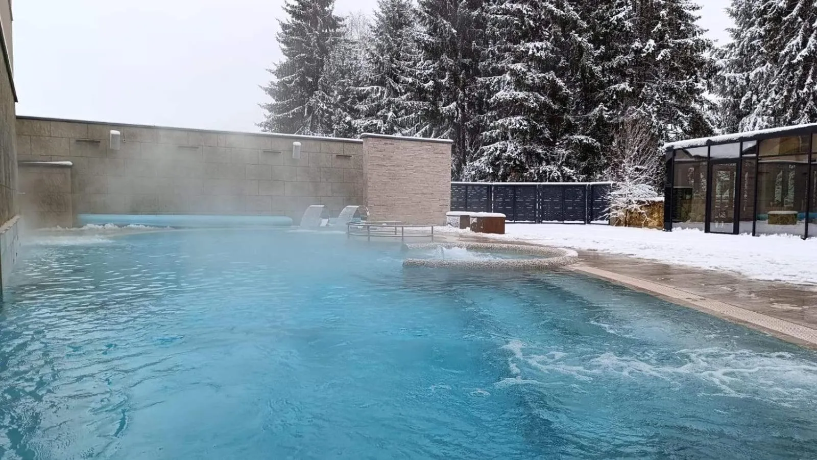 Swimming pool in Hotel Bernarda