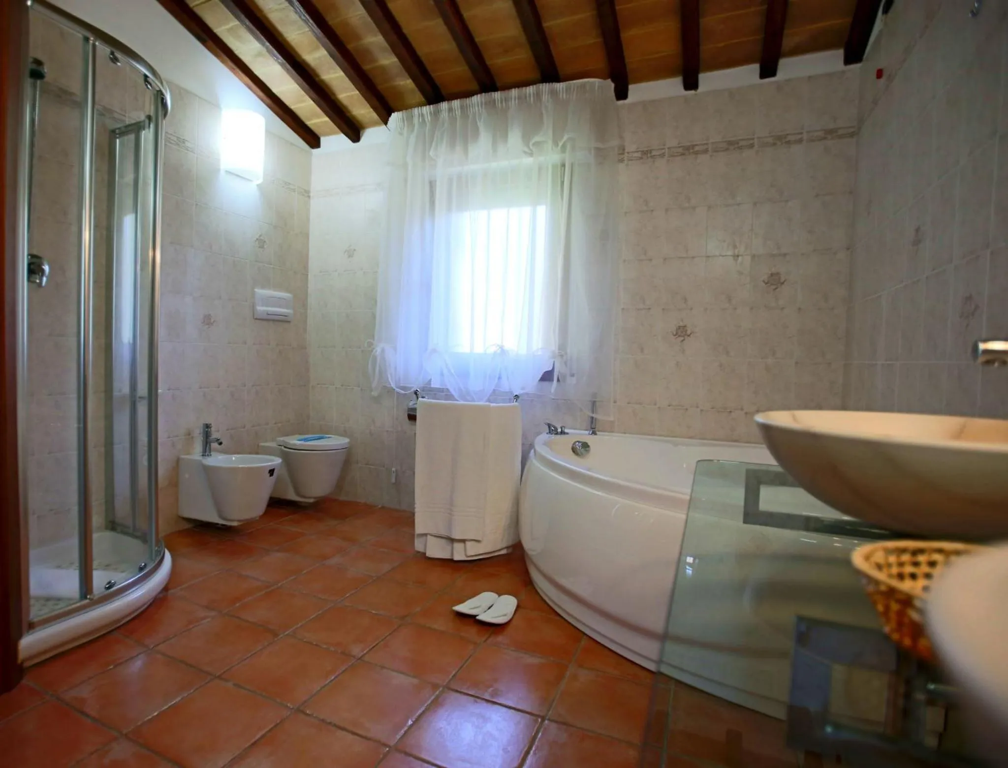 Shower in Al Brunello