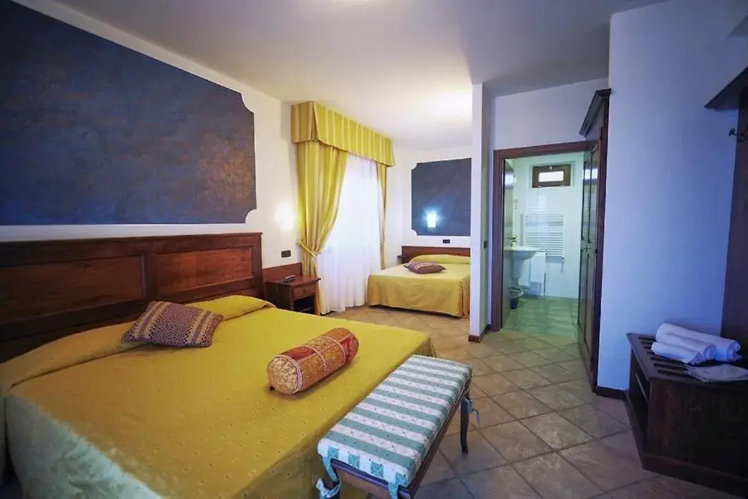 Triple Room in Al Brunello Triple Room in Al Brunello