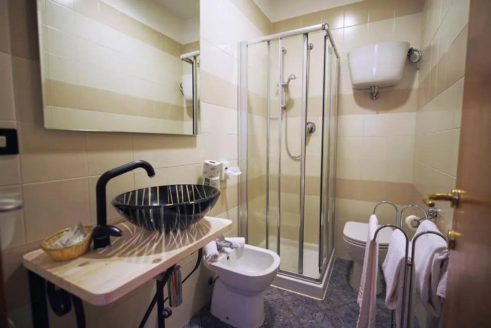 Shower in Al Brunello