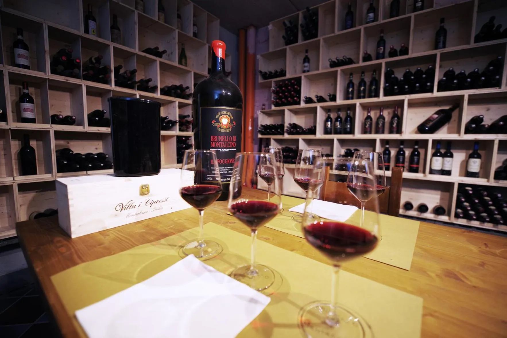 Restaurant/places to eat in Al Brunello